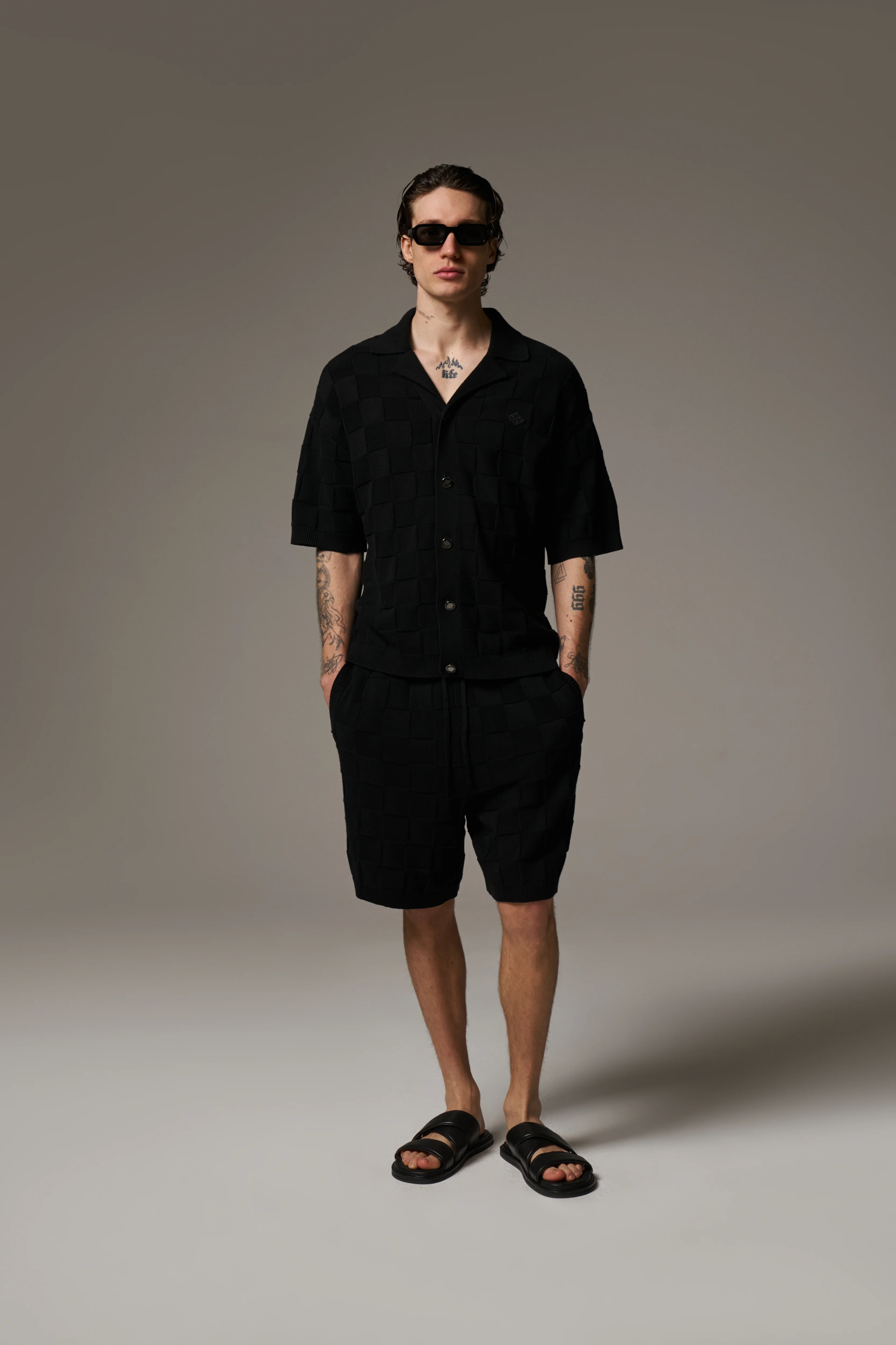 CHECKERBOARD KNITTED SHORT - BLACK