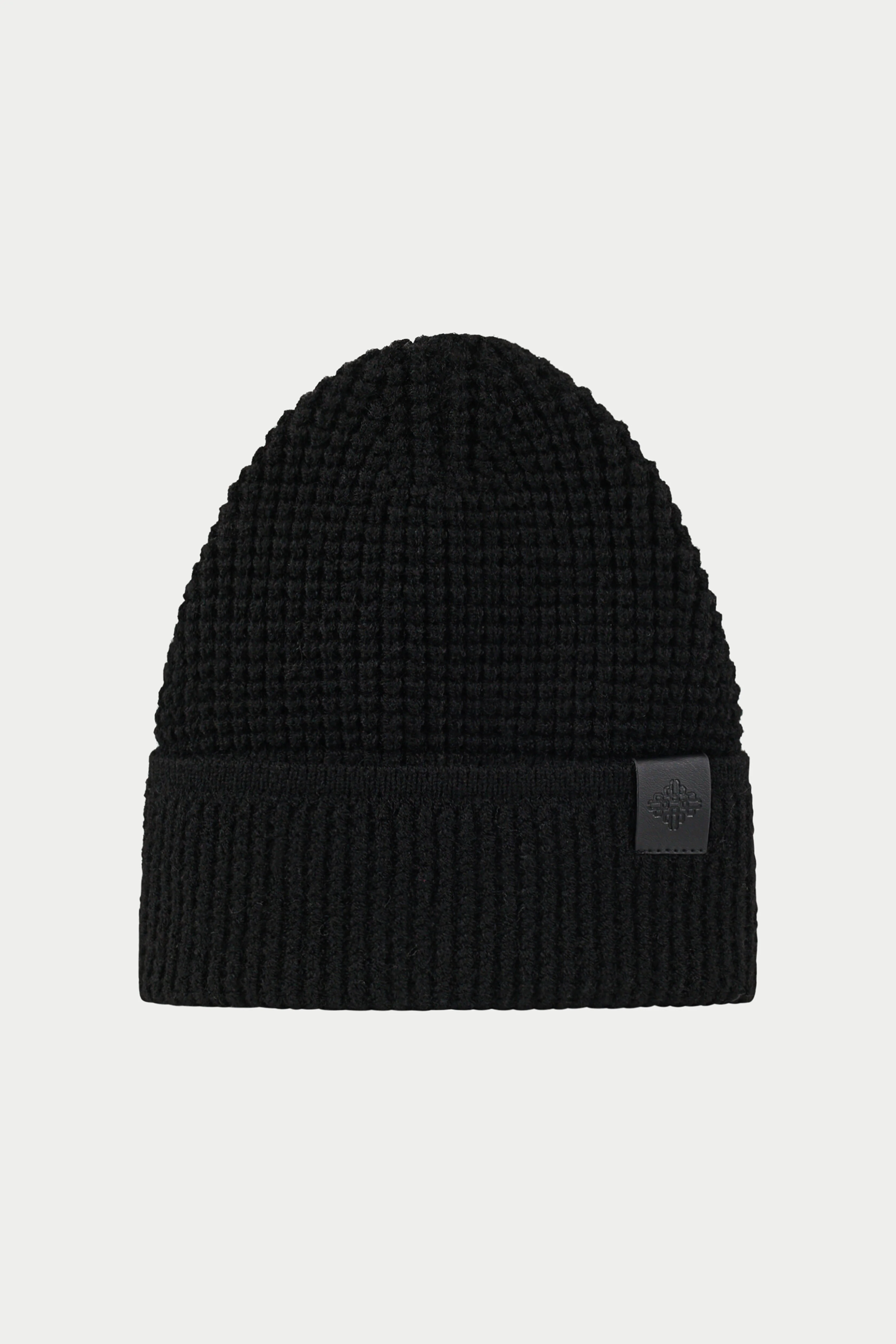 WAFFLE KNIT EMBLEM BEANIE - BLACK