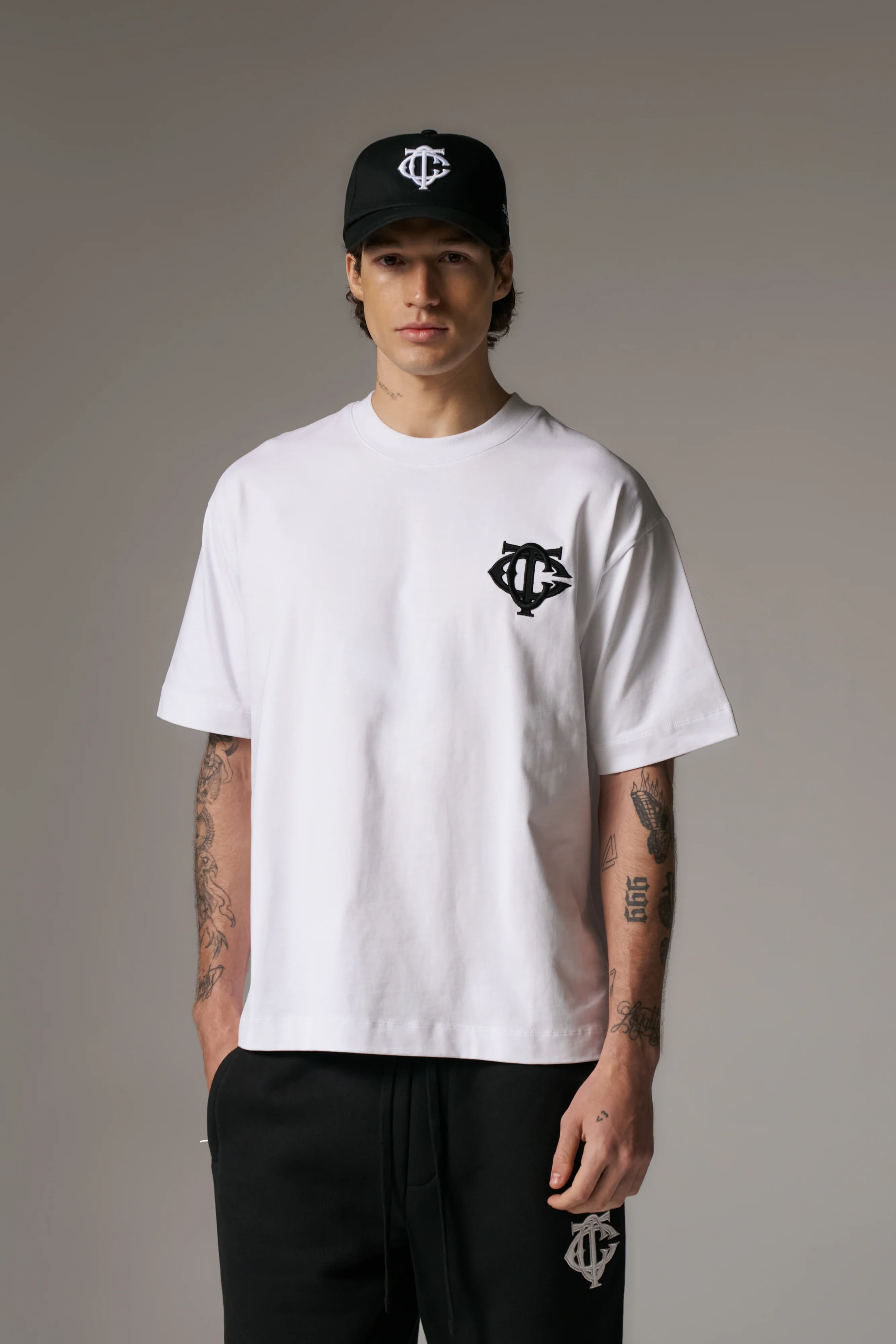 MONOGRAM EMBLEM T-SHIRT - WHITE