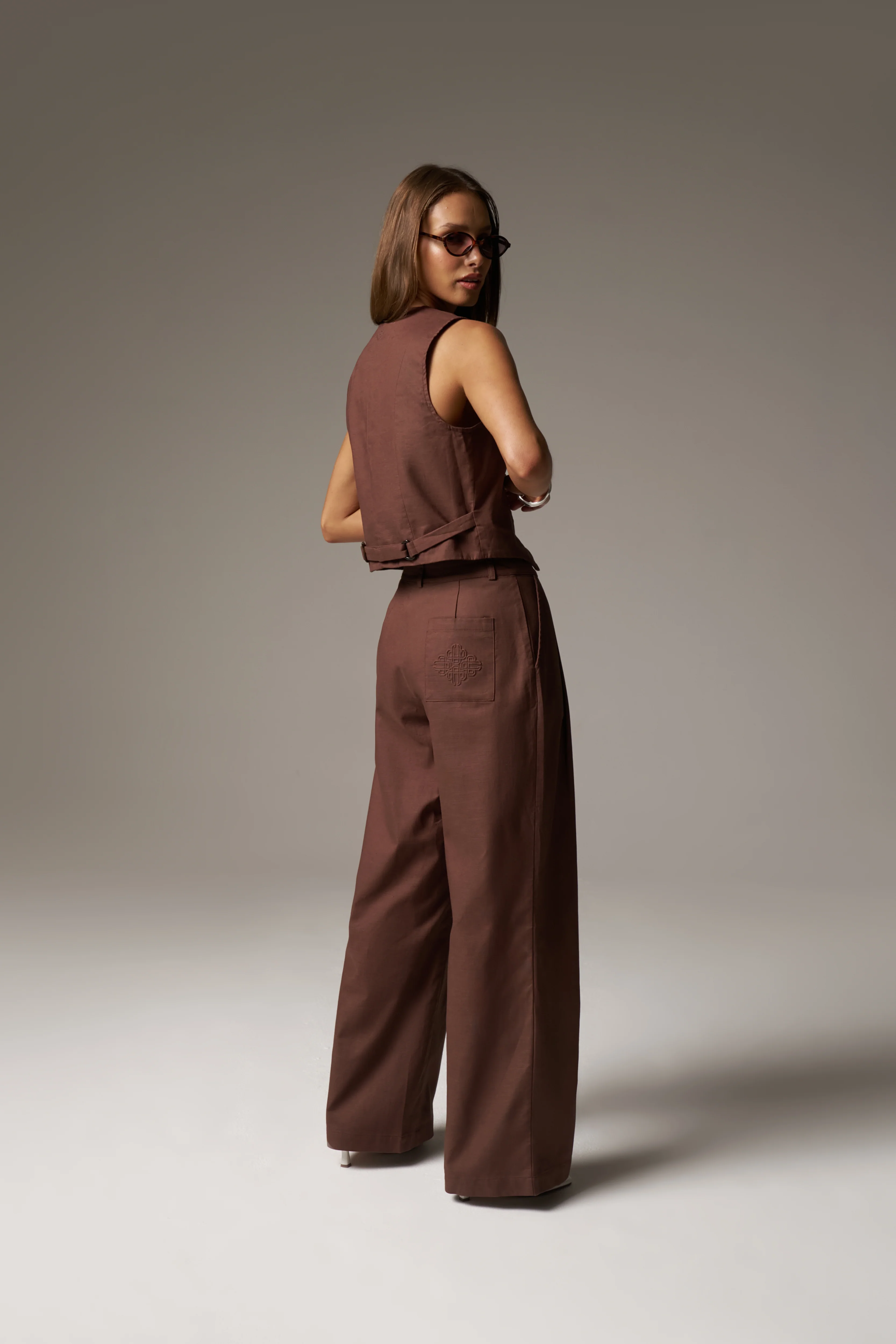 LINEN BLEND WAISTCOAT - CHOCOLATE