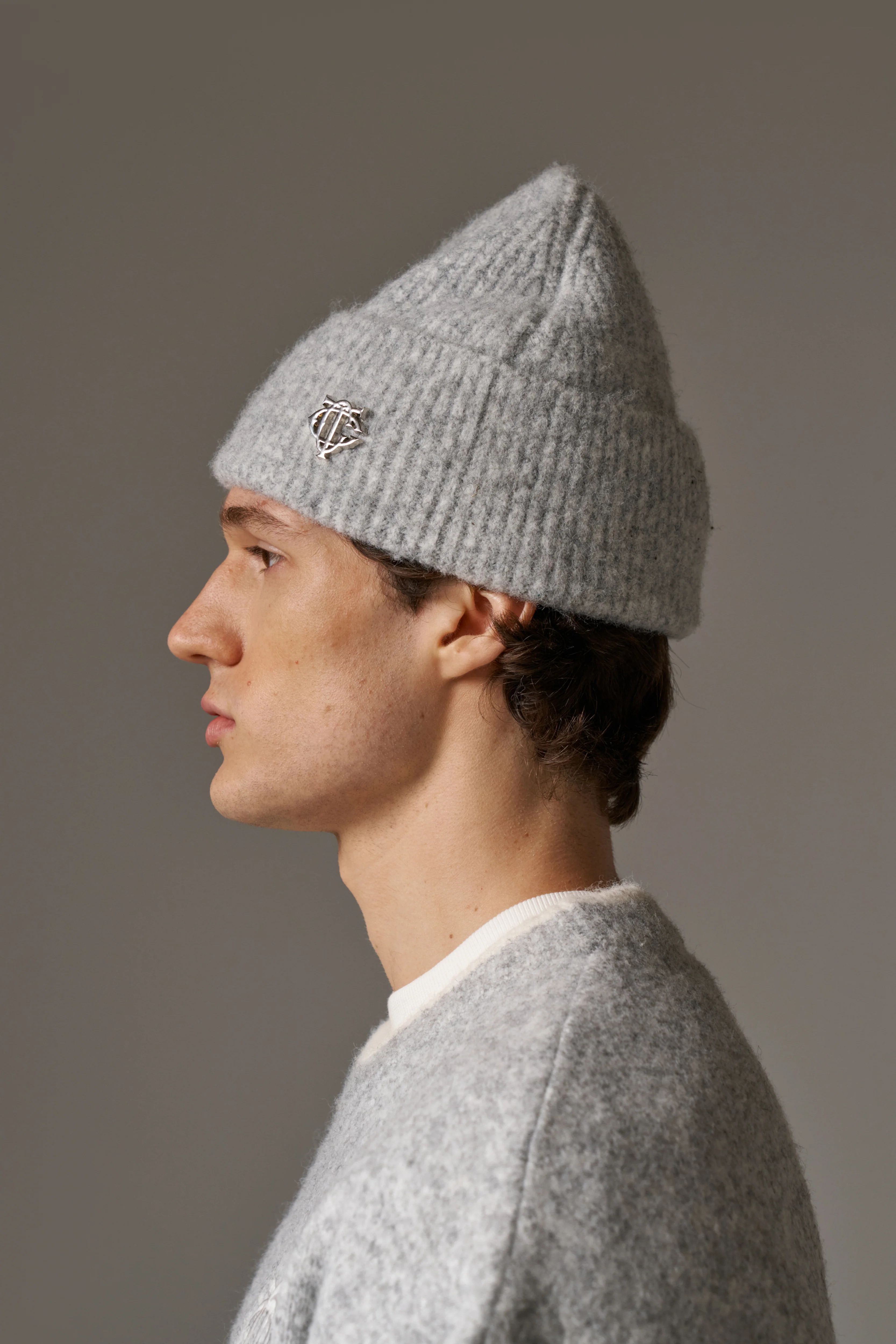 FLUFFY KNIT MONOGRAM PIN BADGE BEANIE - GREY