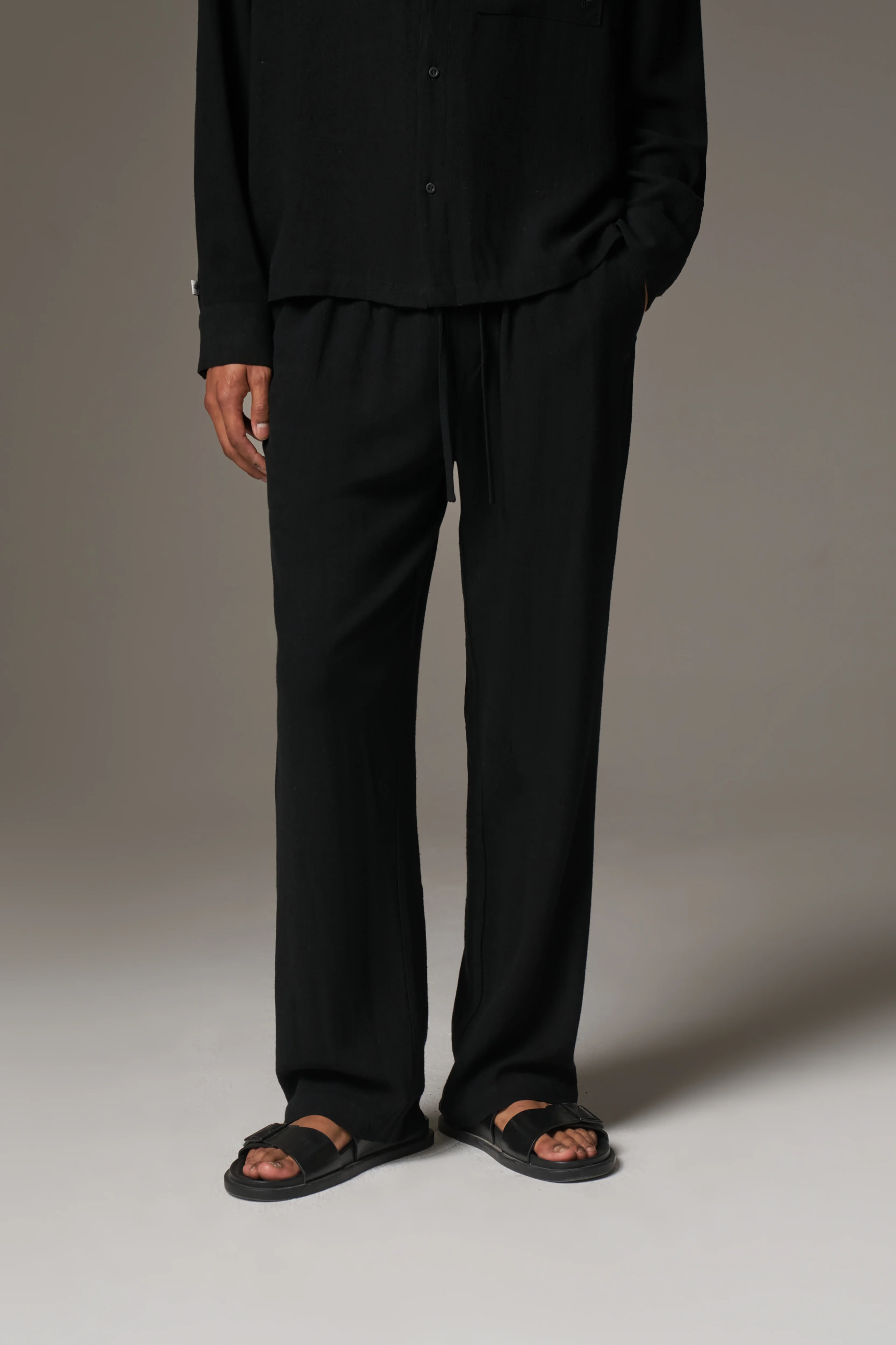 TEXTURED WOVEN TROUSERS - BLACK