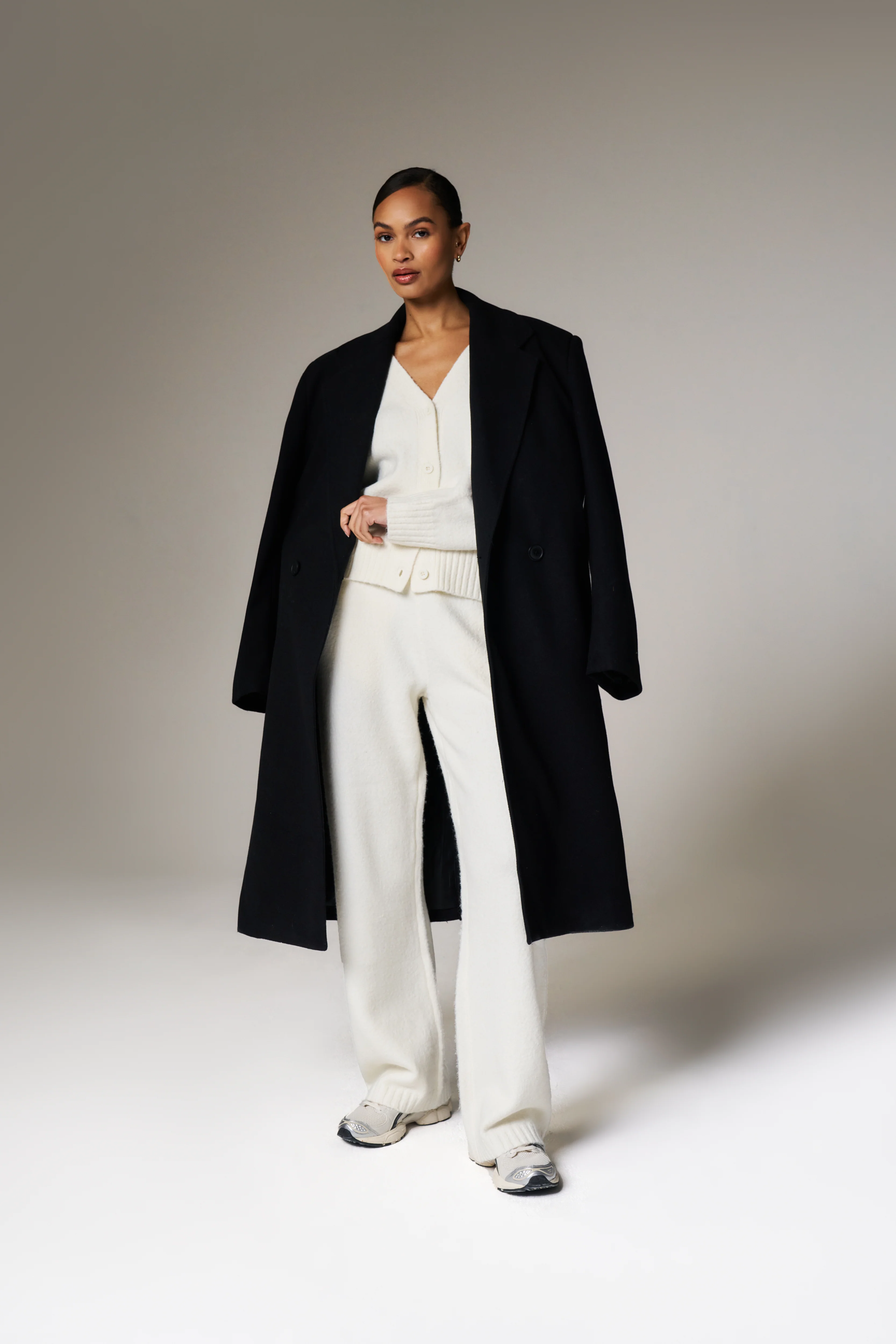 FLUFFY KNIT EMBLEM EMBROIDERED JOGGER - OFF-WHITE