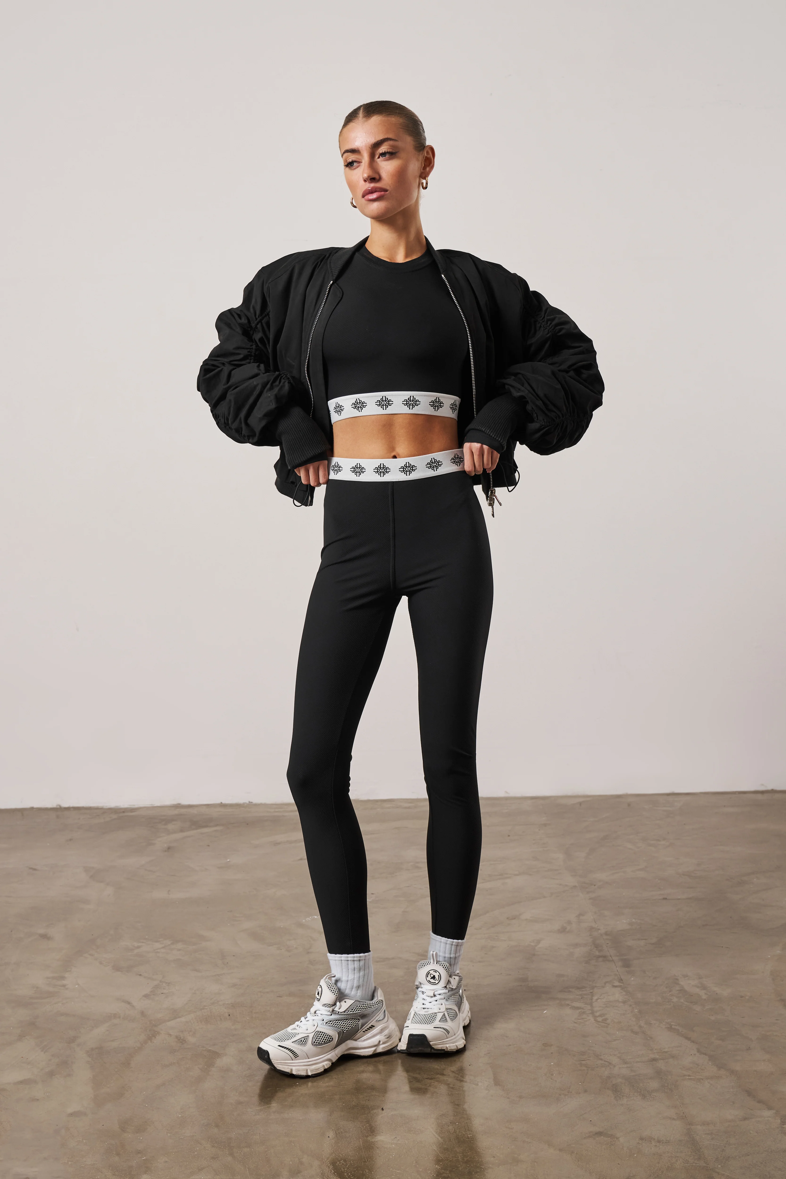 BRANDED WAISTBAND FITTED RIBBED TOP - BLACK