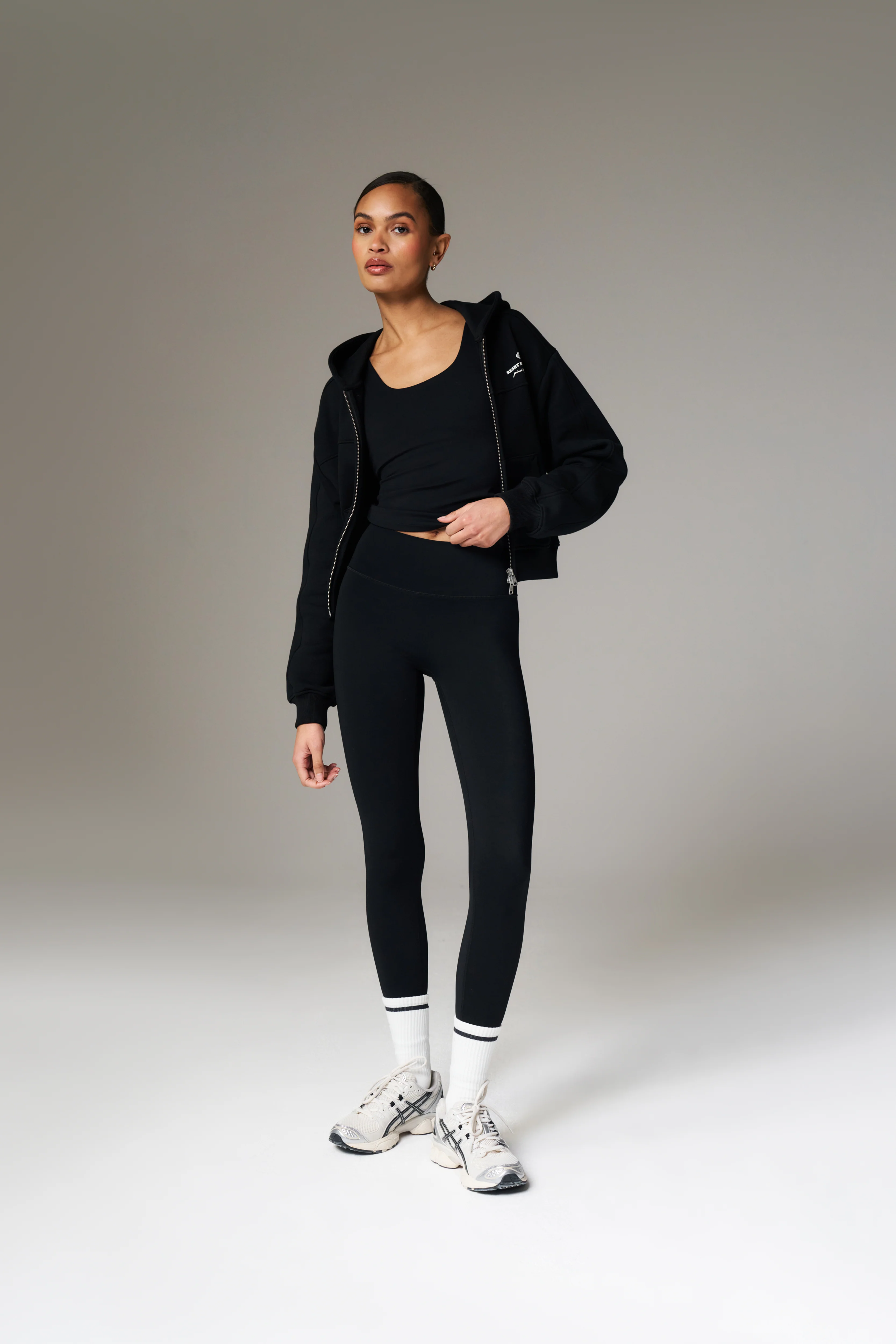 EMBLEM STRETCH SCULPTING LEGGINGS - BLACK