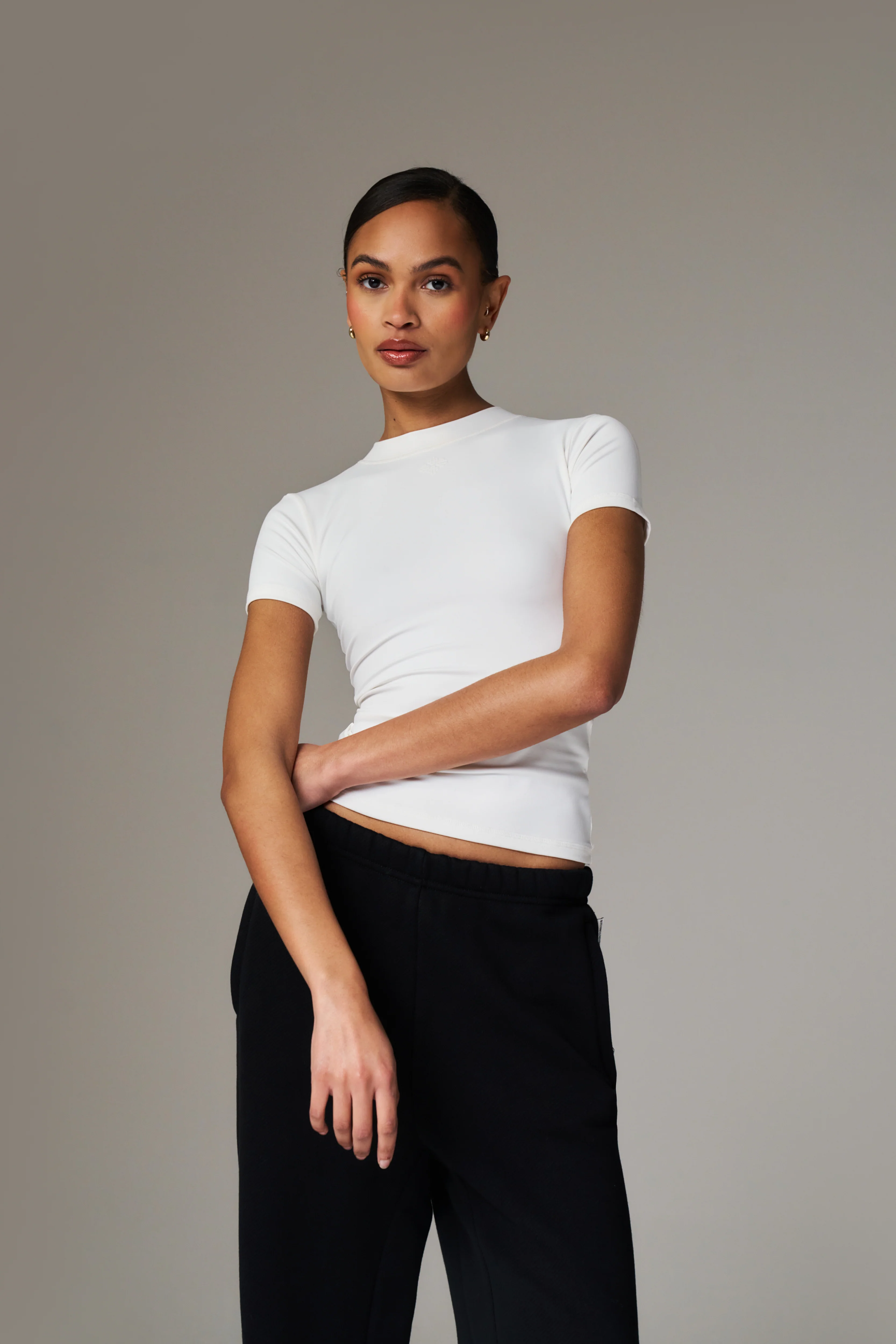 SCULPTING STRETCH EMBLEM BABY TEE - OFF WHITE