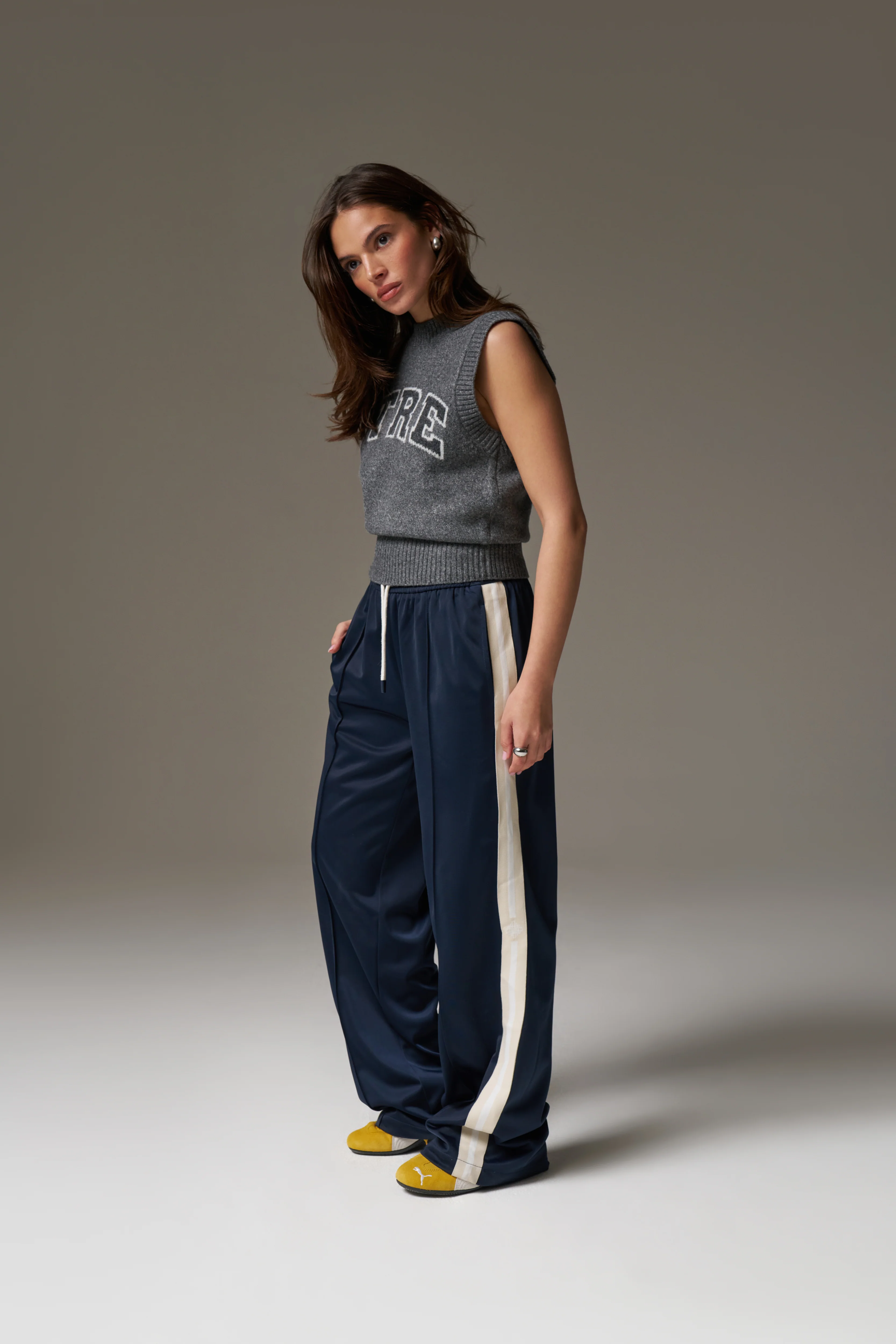 CTRE KNITTED VEST - GREY