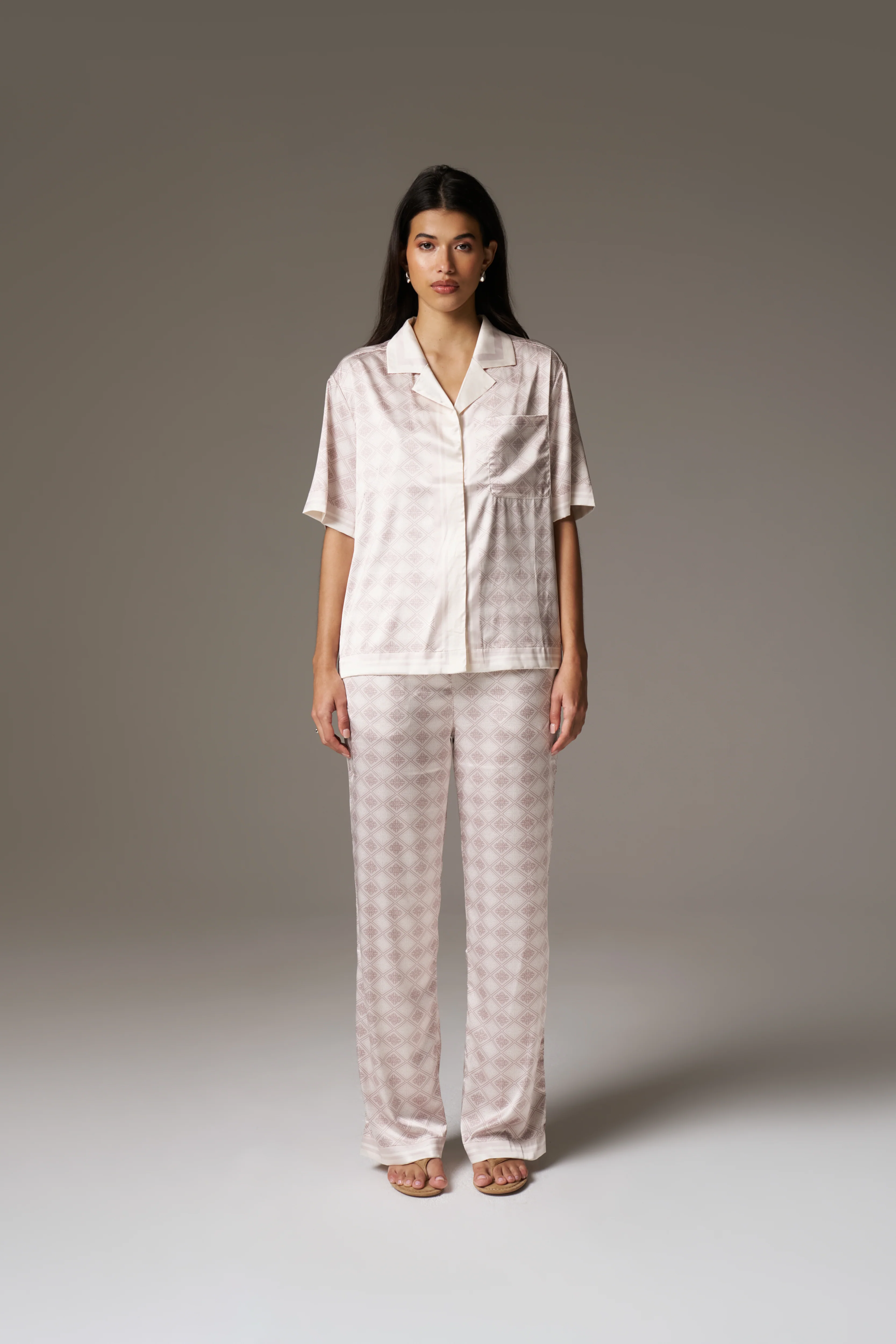 EMBLEM PRINT SHIRT - BEIGE