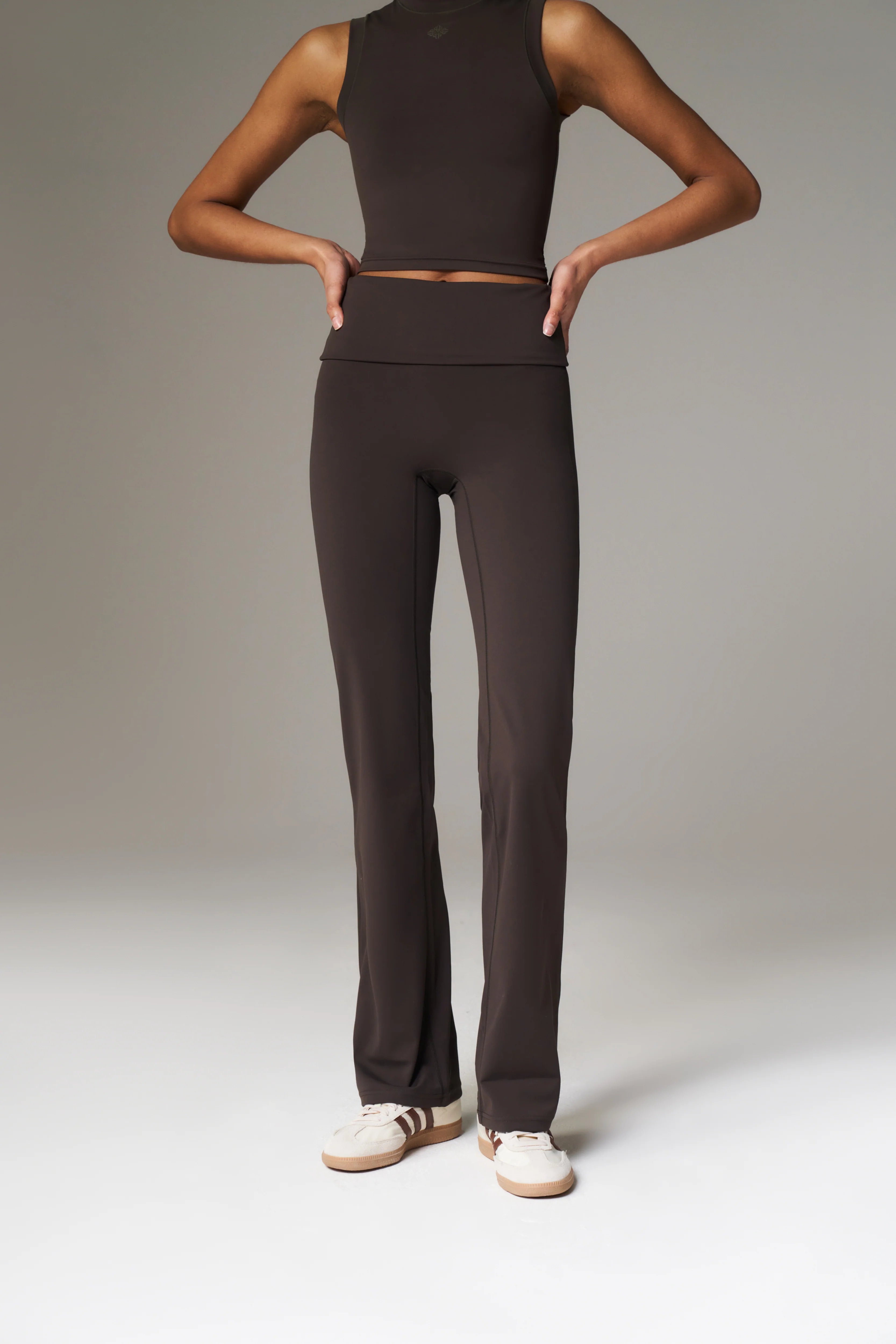 SCULPTING STRETCH FOLDOVER WAISTBAND YOGA PANTS - CHOCOLATE
