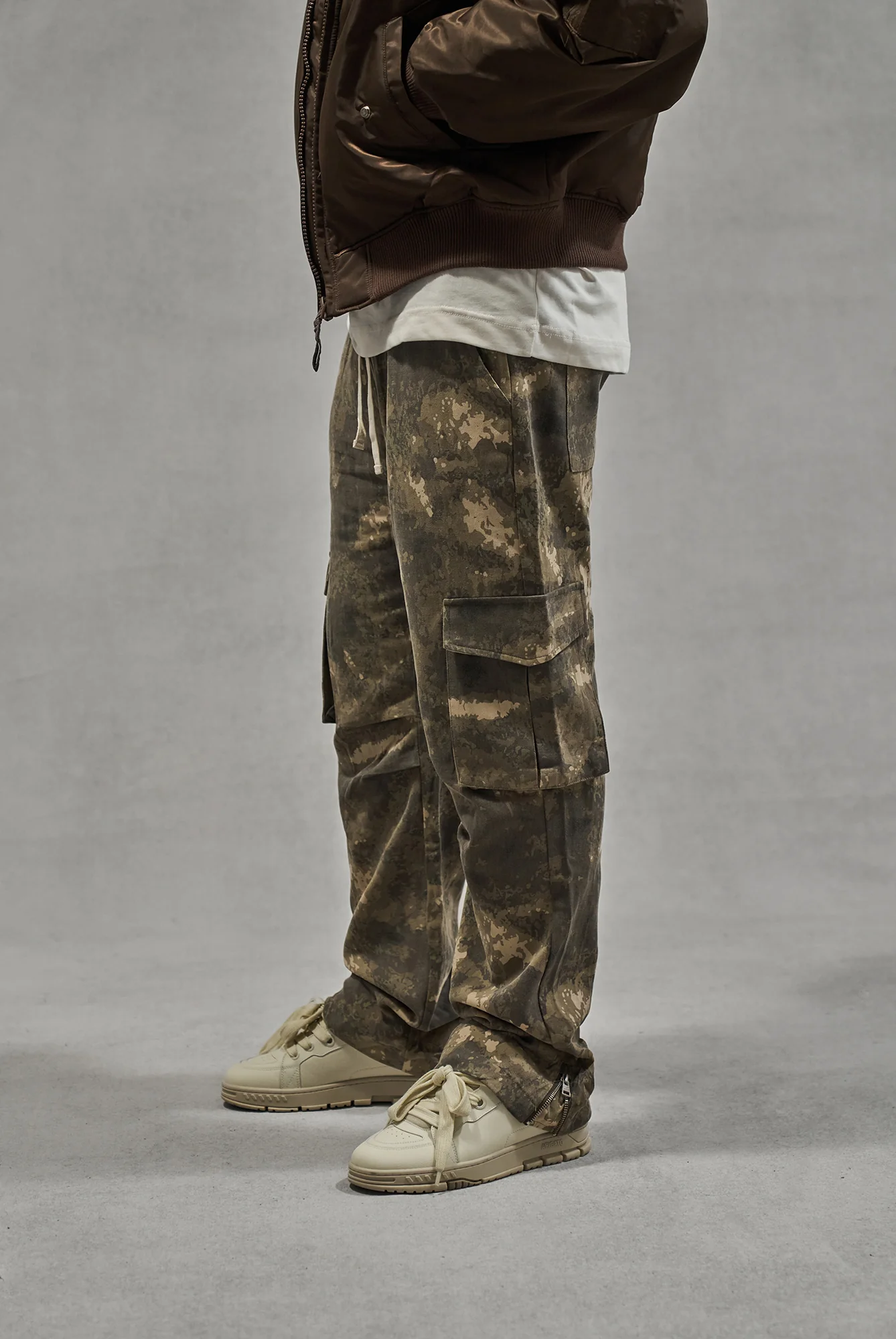CAMO STRAIGHT LEG CARGOS - BEIGE
