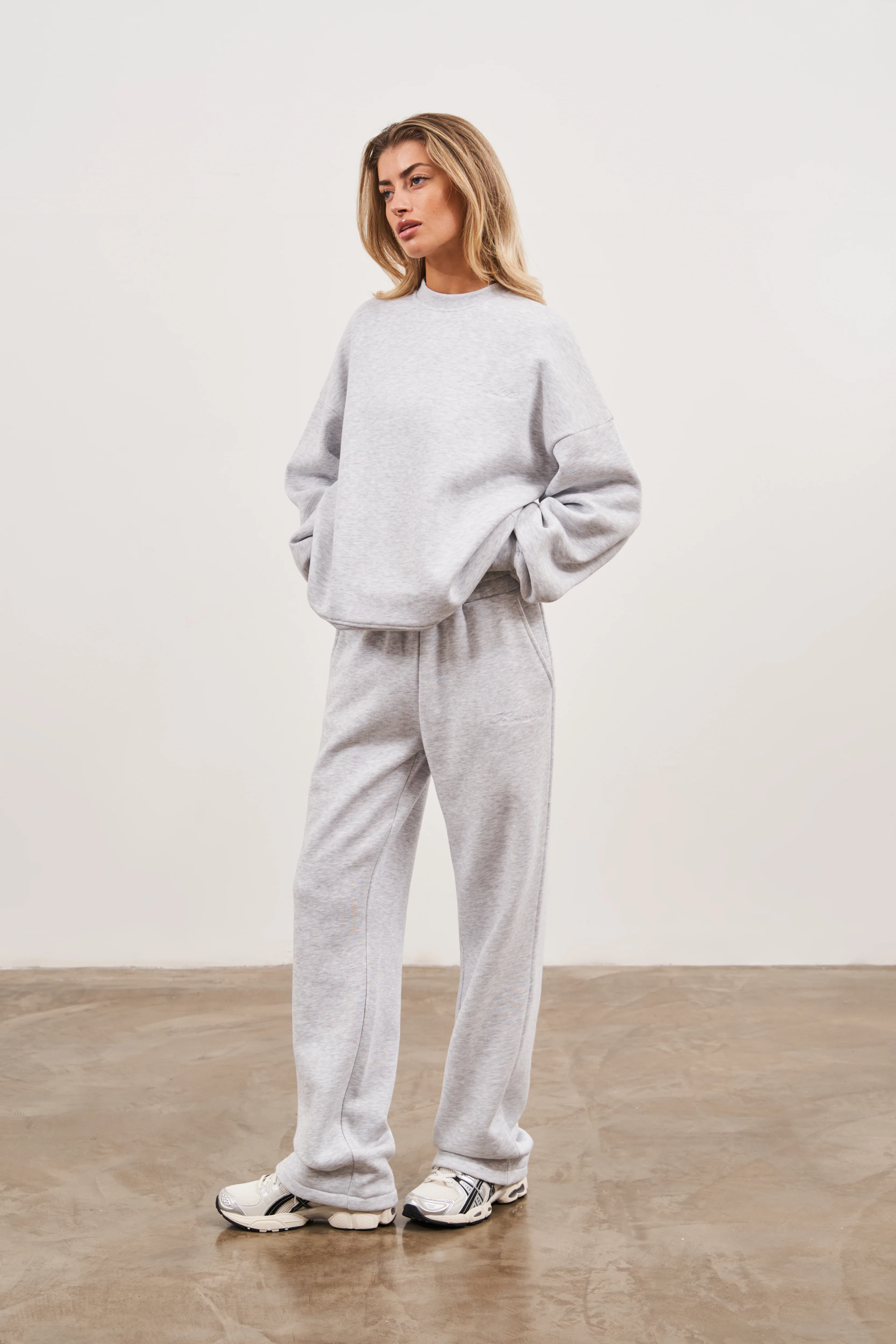 COUTURE SCRIPT PUFF SLEEVE CREW - GREY MARL