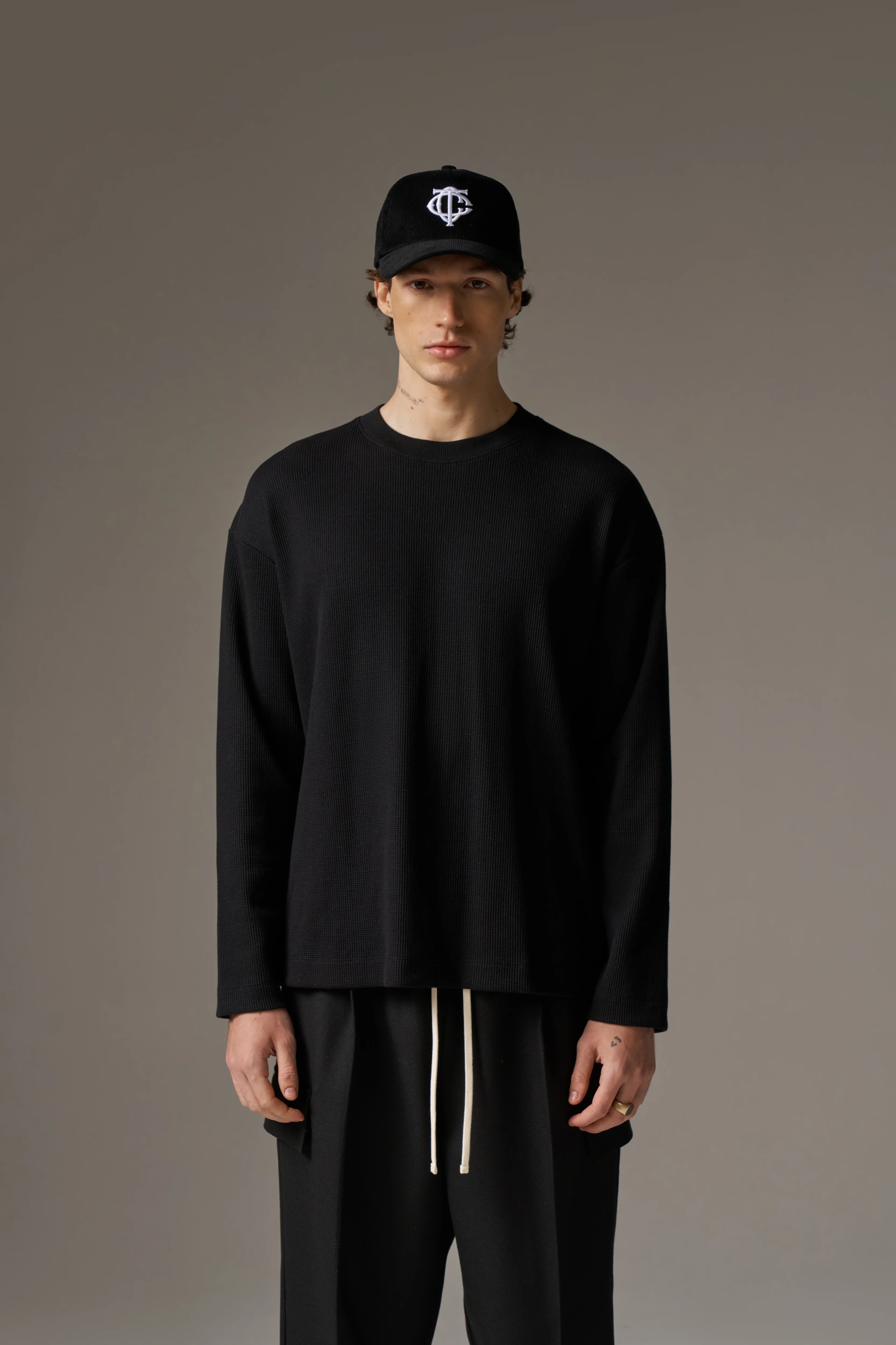 WAFFLE LONG SLEEVE T-SHIRT - BLACK