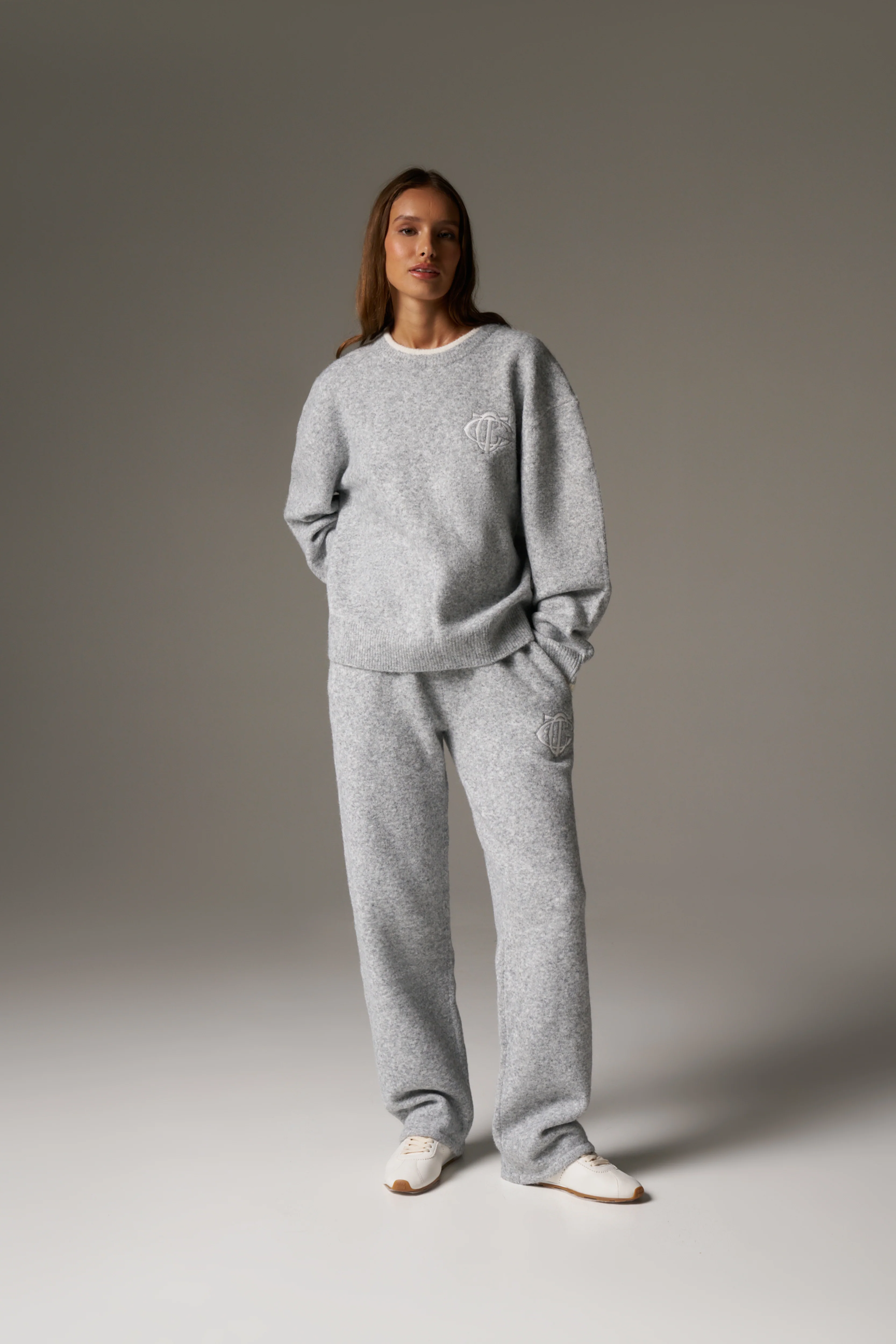 MONOGRAM EMBLEM KNITTED CREW - GREY