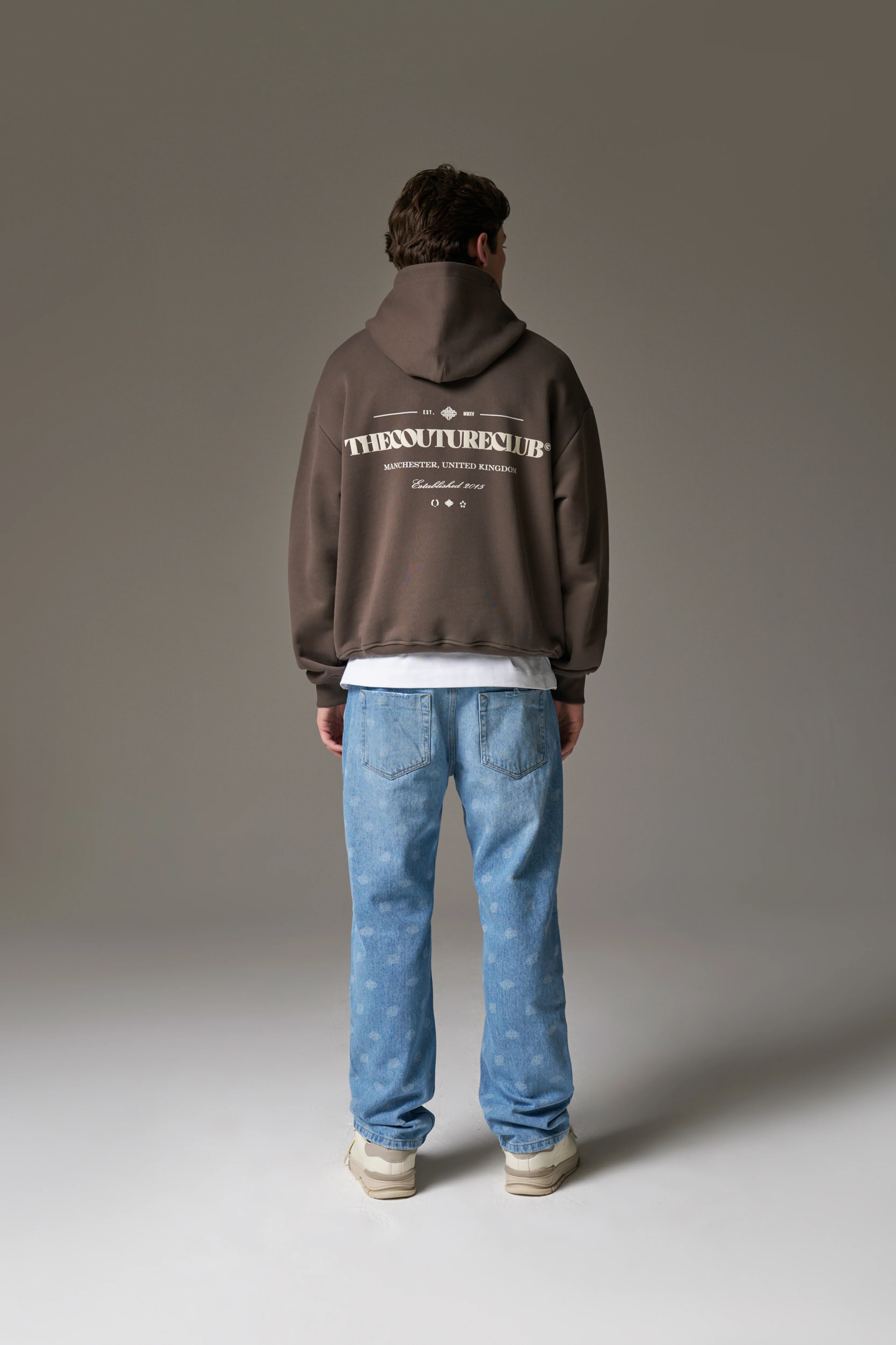 MIXED FONT GRAPHIC HOODIE - BROWN