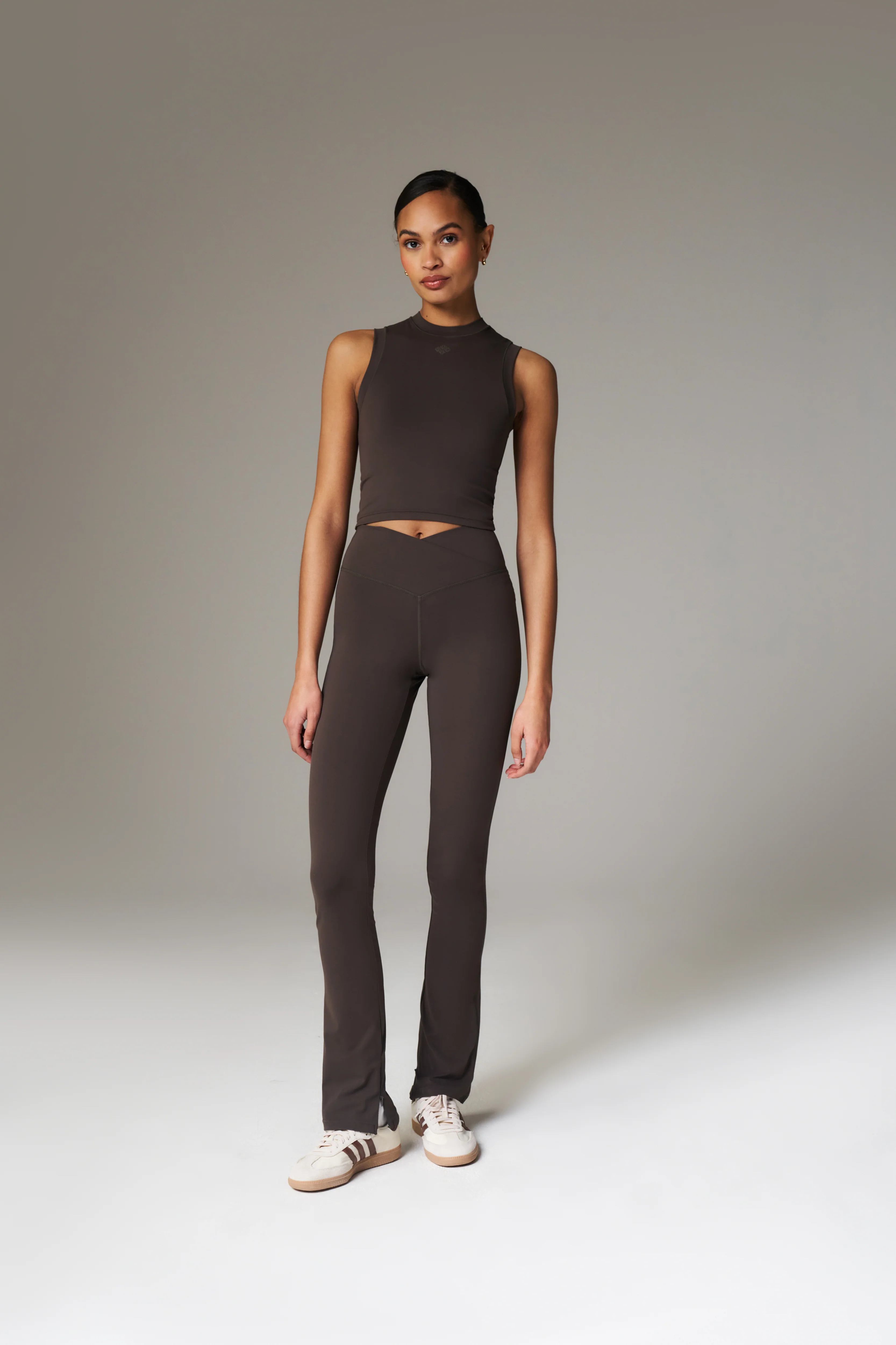 SCULPTING STRETCH ZIP HEM LEGGINGS - CHOCOLATE