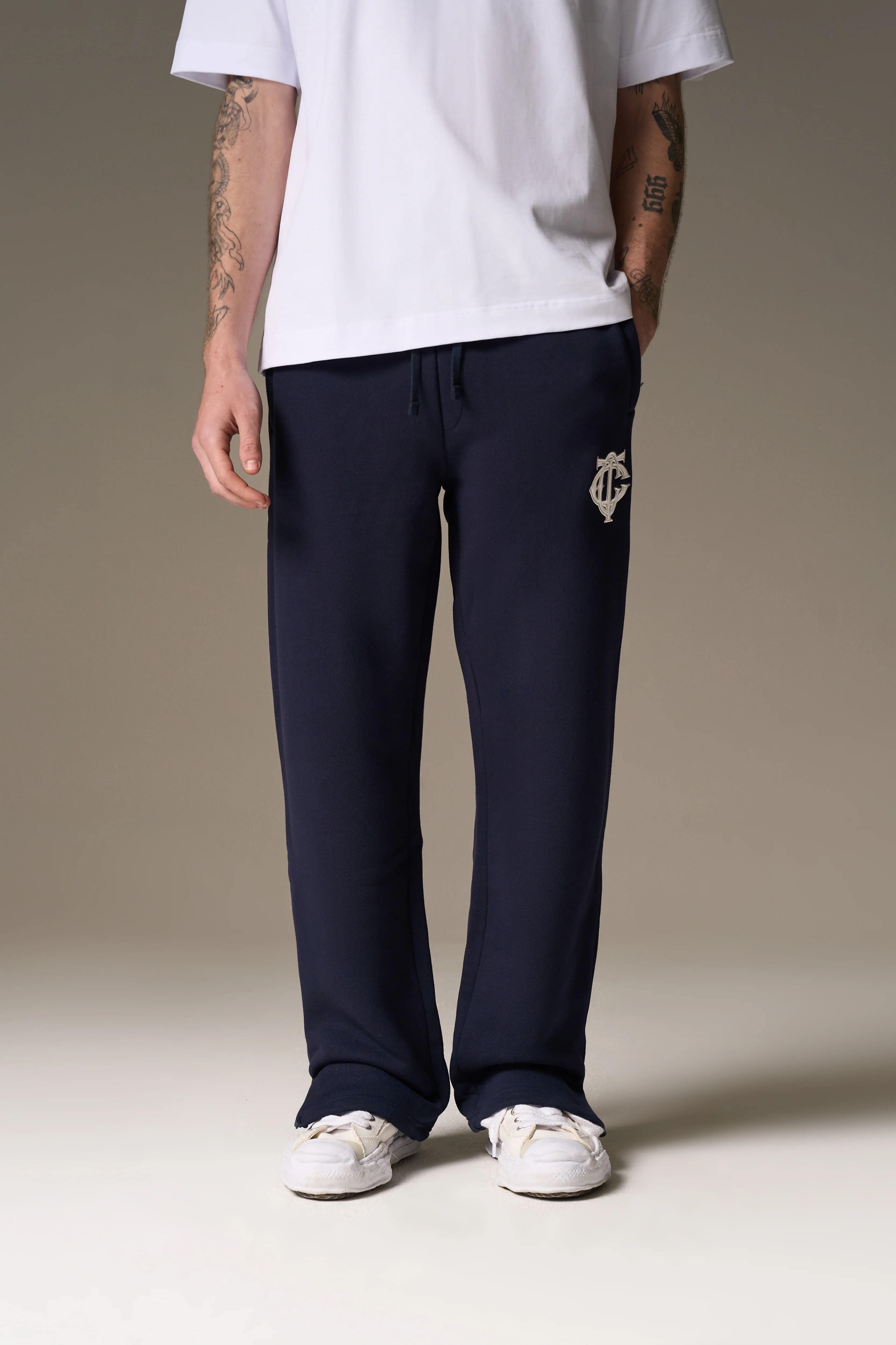 HEAVYWEIGHT MONOGRAM EMBLEM JOGGERS - NAVY