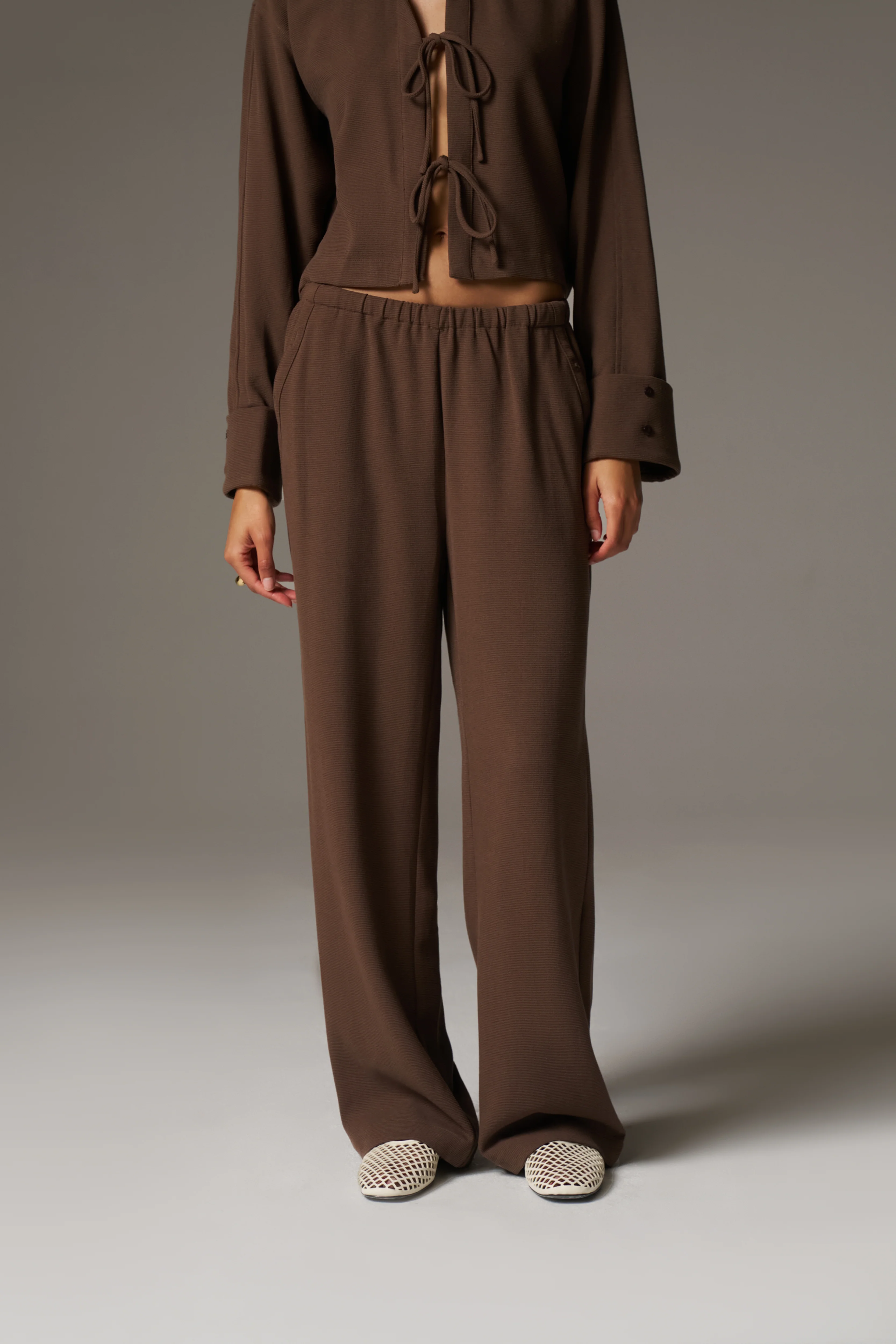 TEXTURED LINEN BUTTON DETAIL TROUSER - BROWN