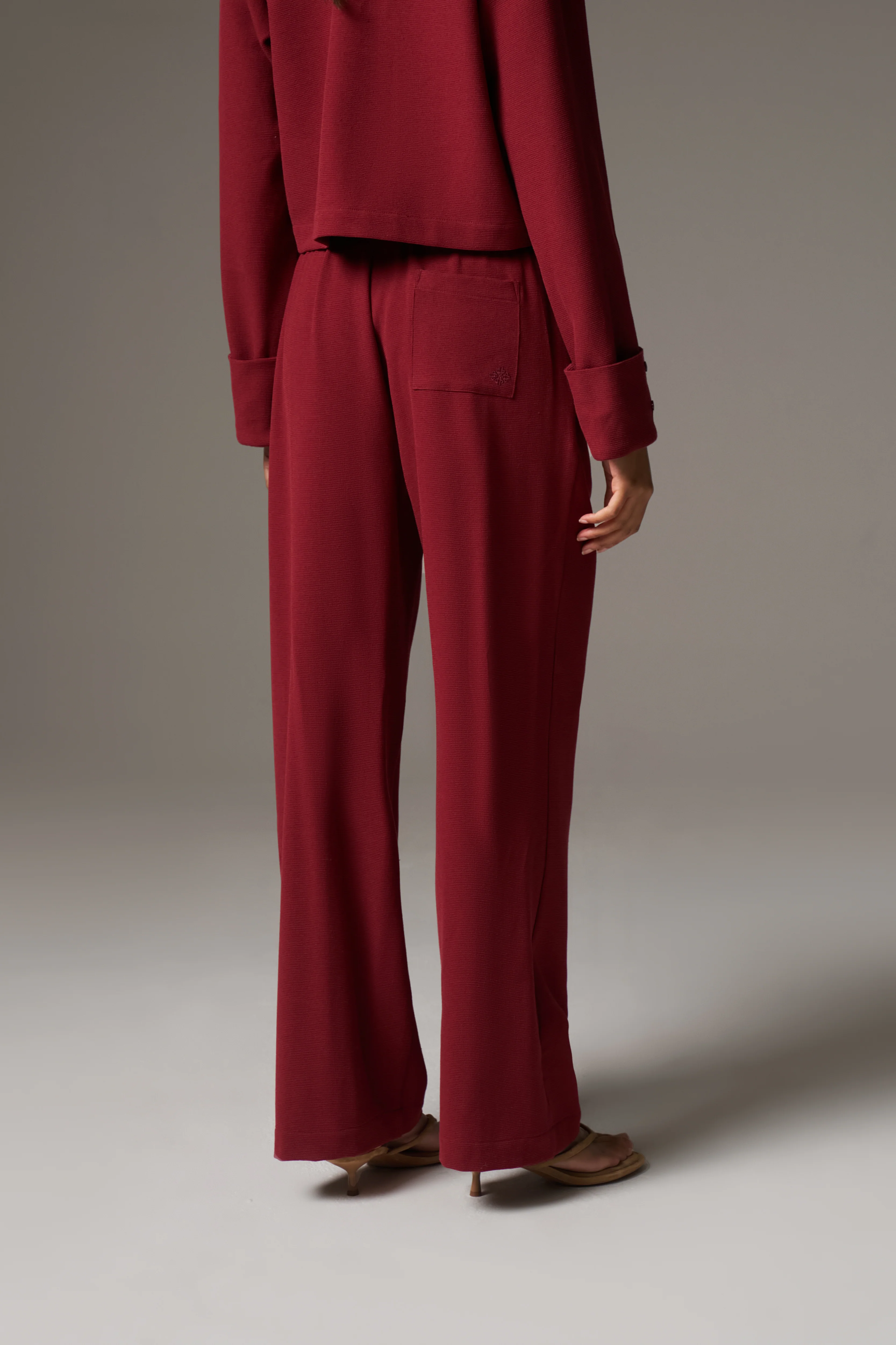 TEXTURED LINEN BUTTON DETAIL TROUSER - BURGUNDY