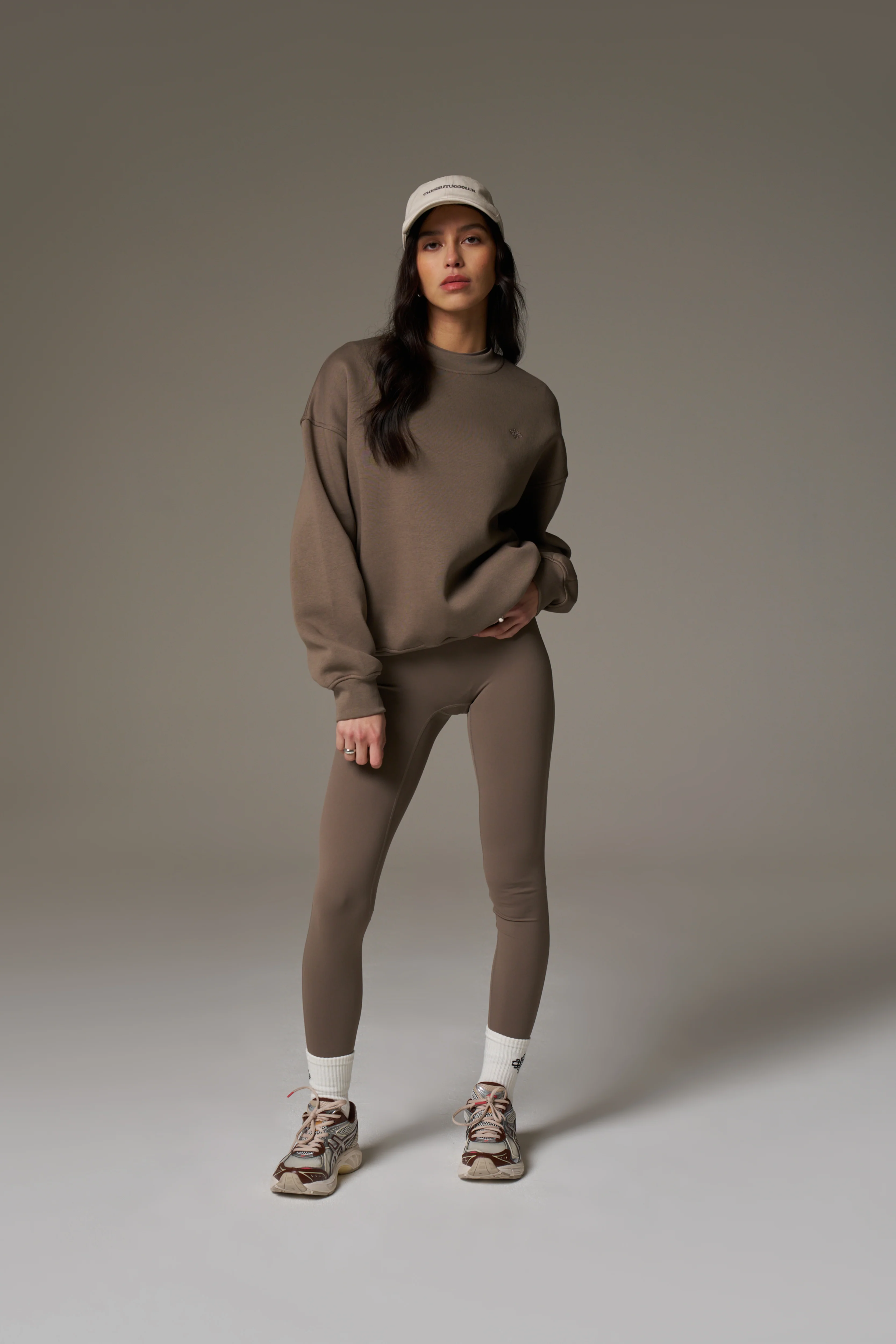 EMBLEM EMBROIDERED SWEATSHIRT - COCOA