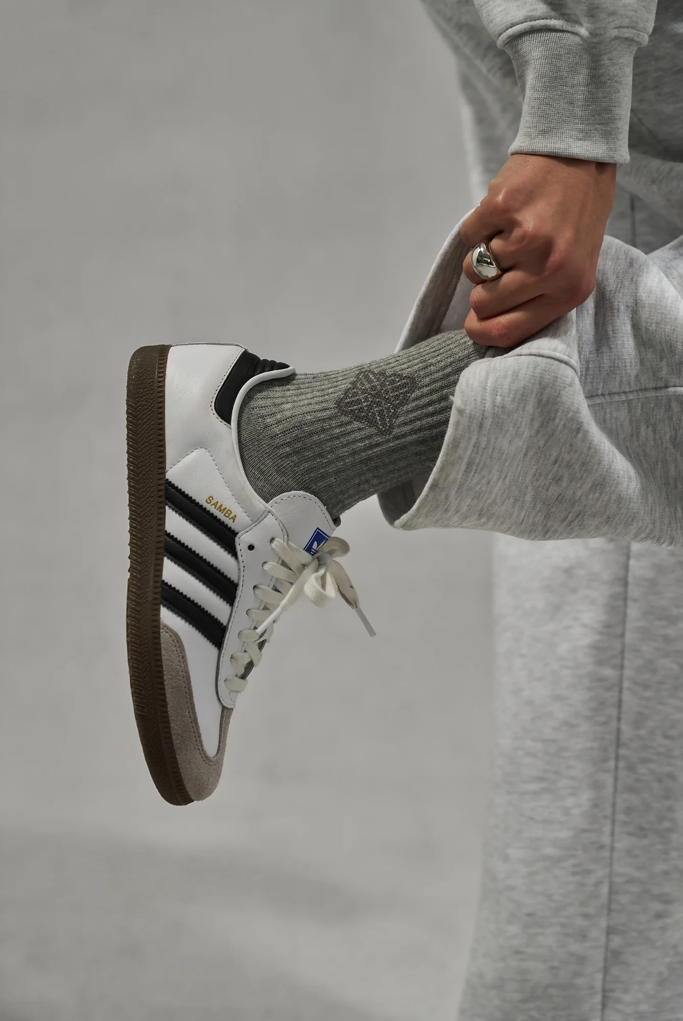 INTARSIA EMBLEM SPORTS SOCKS - GREY MARL