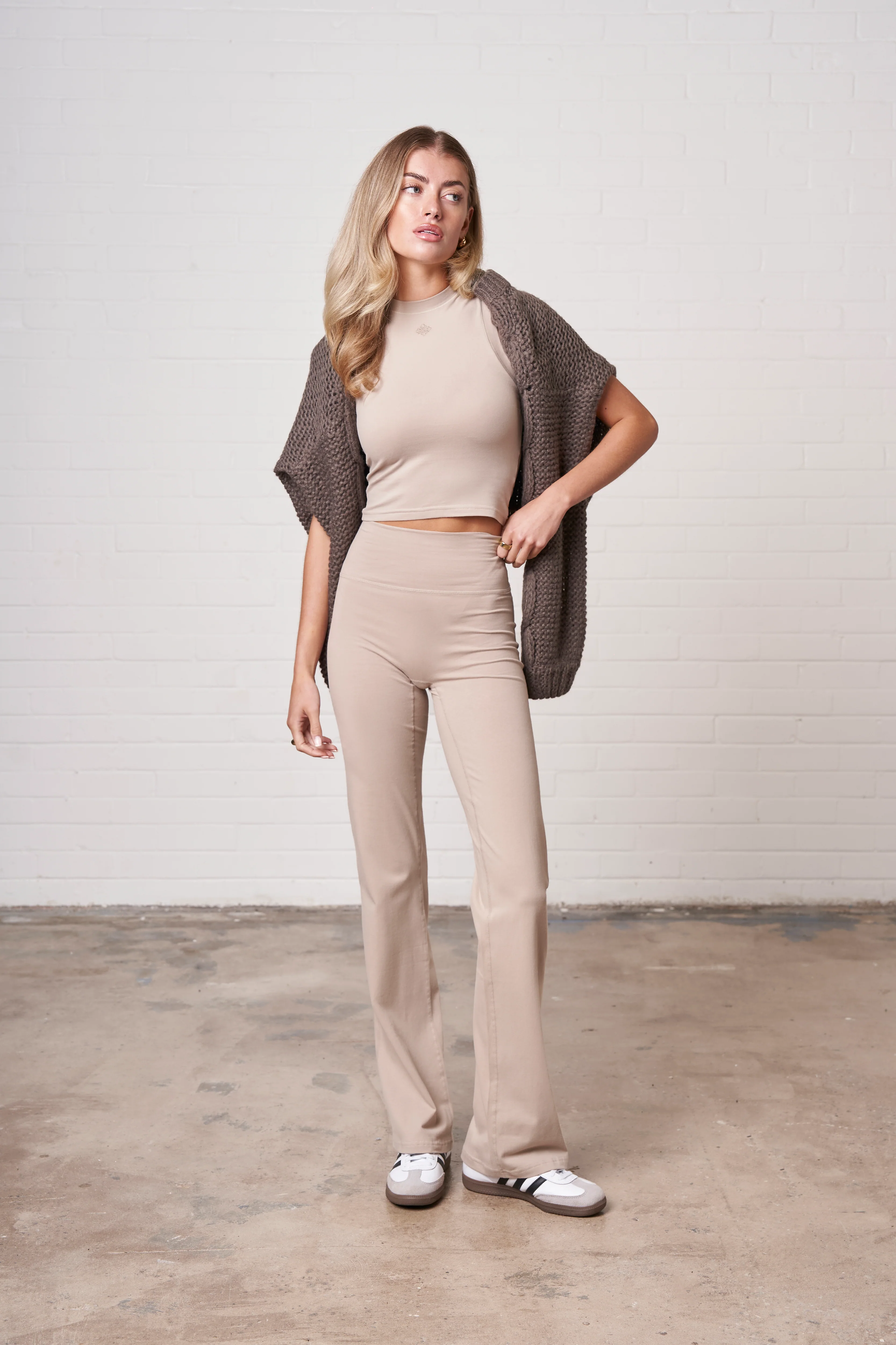 SCULPTING STRETCH FOLDOVER WAISTBAND YOGA PANTS - BEIGE