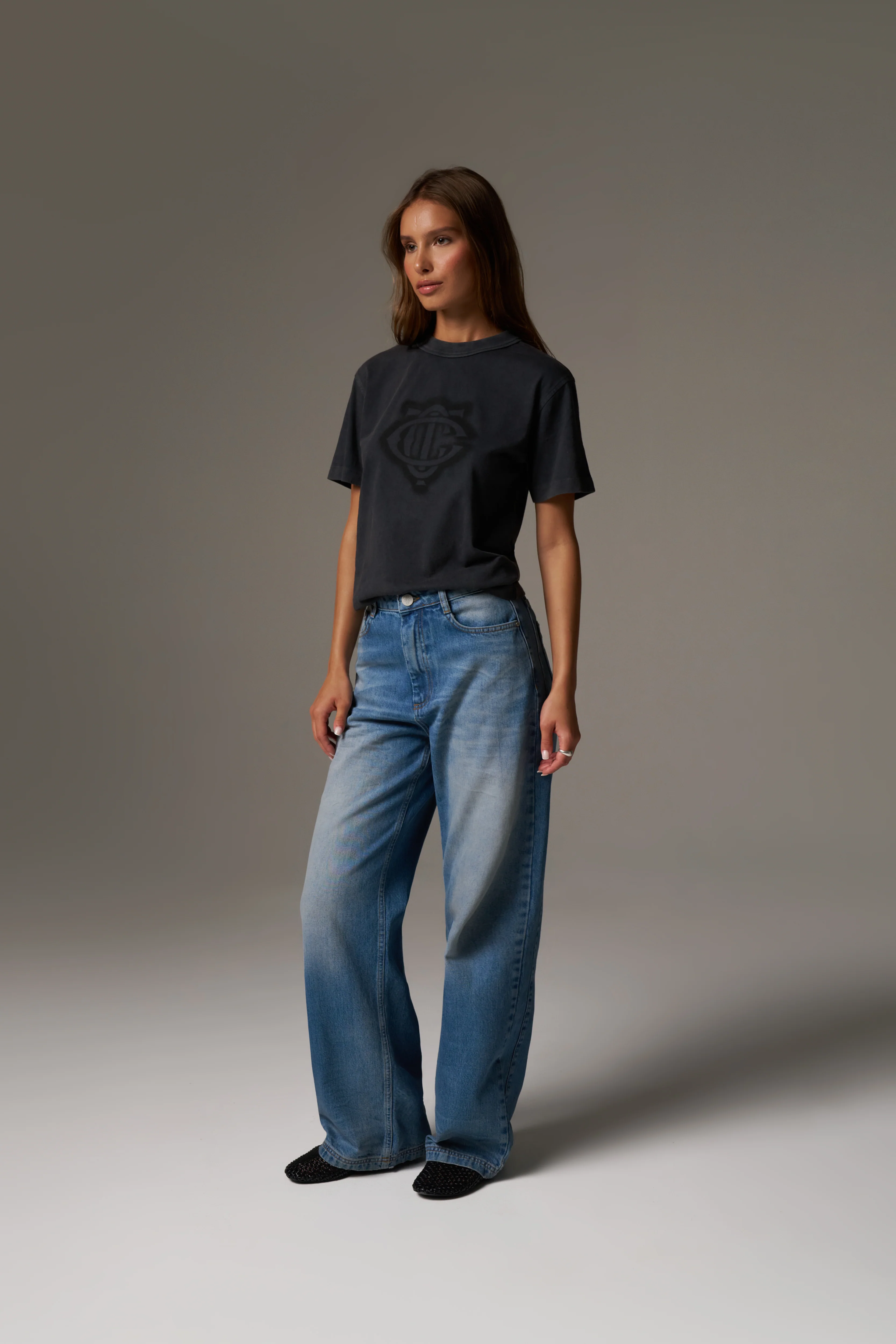 SHADOW PRINT EMBLEM T-SHIRT - WASHED BLACK