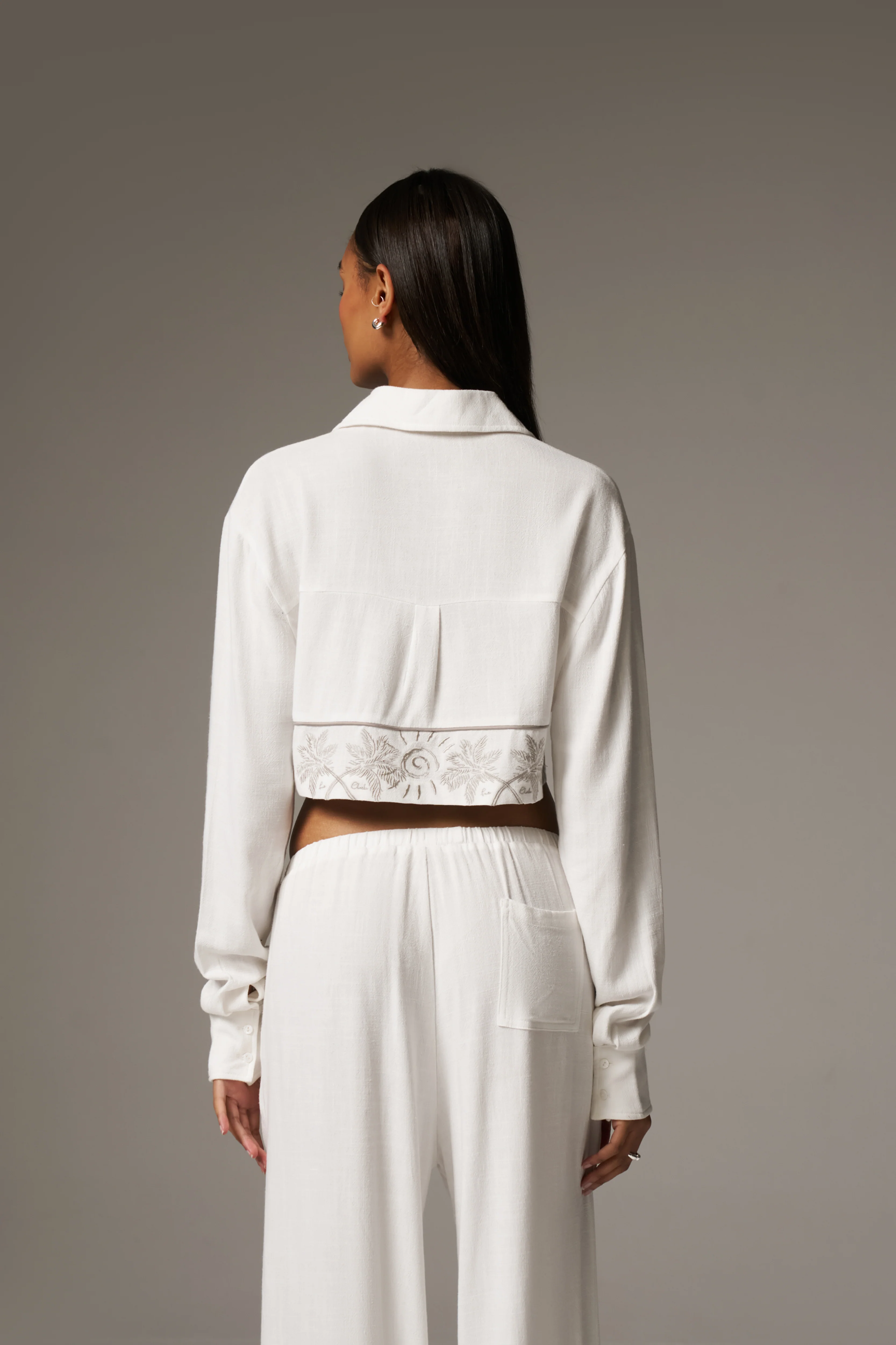 PALM EMBROIDERED CROPPED SHIRT - OFF WHITE