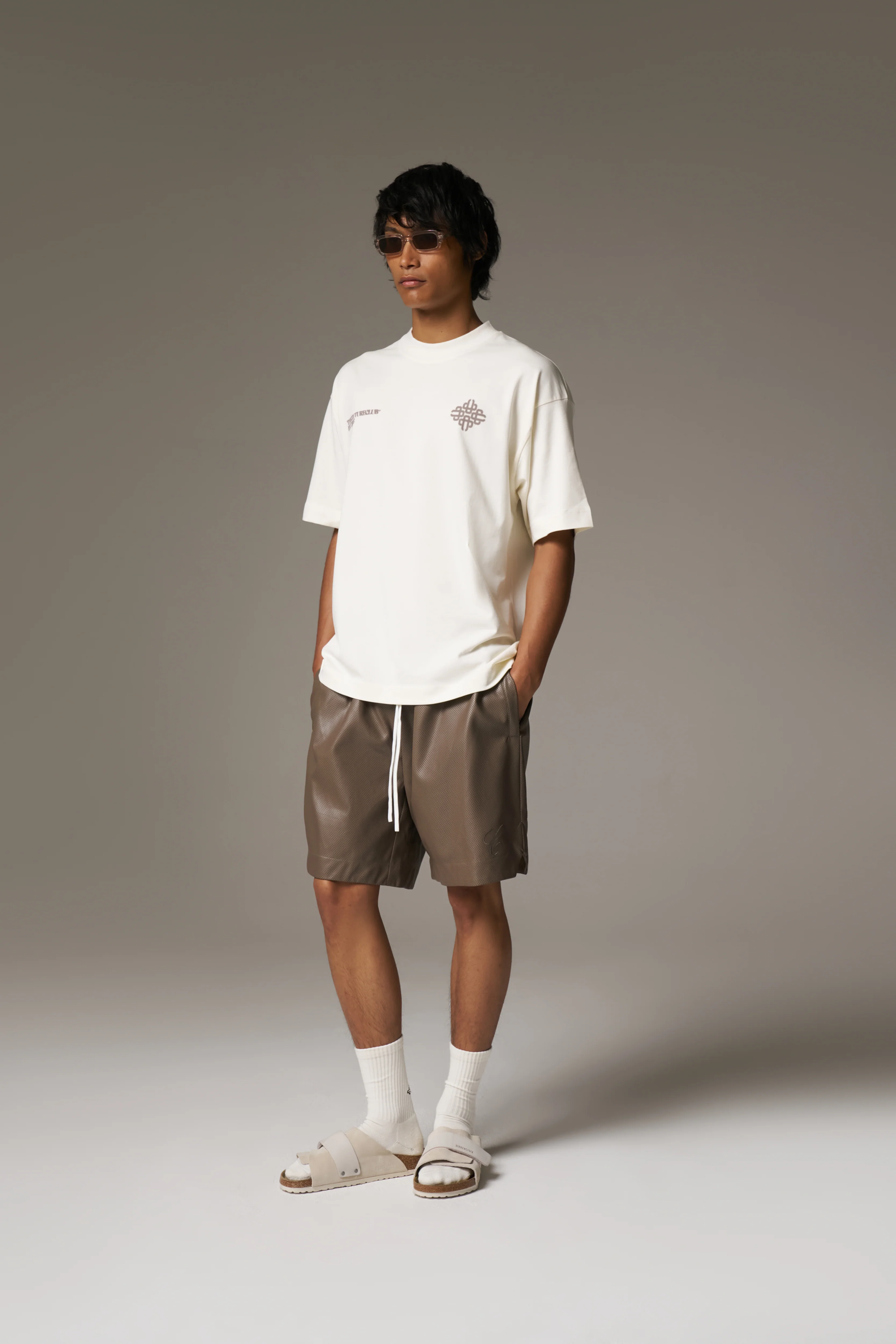 BLURRED GRAPHIC EMBLEM T-SHIRT - OFF WHITE