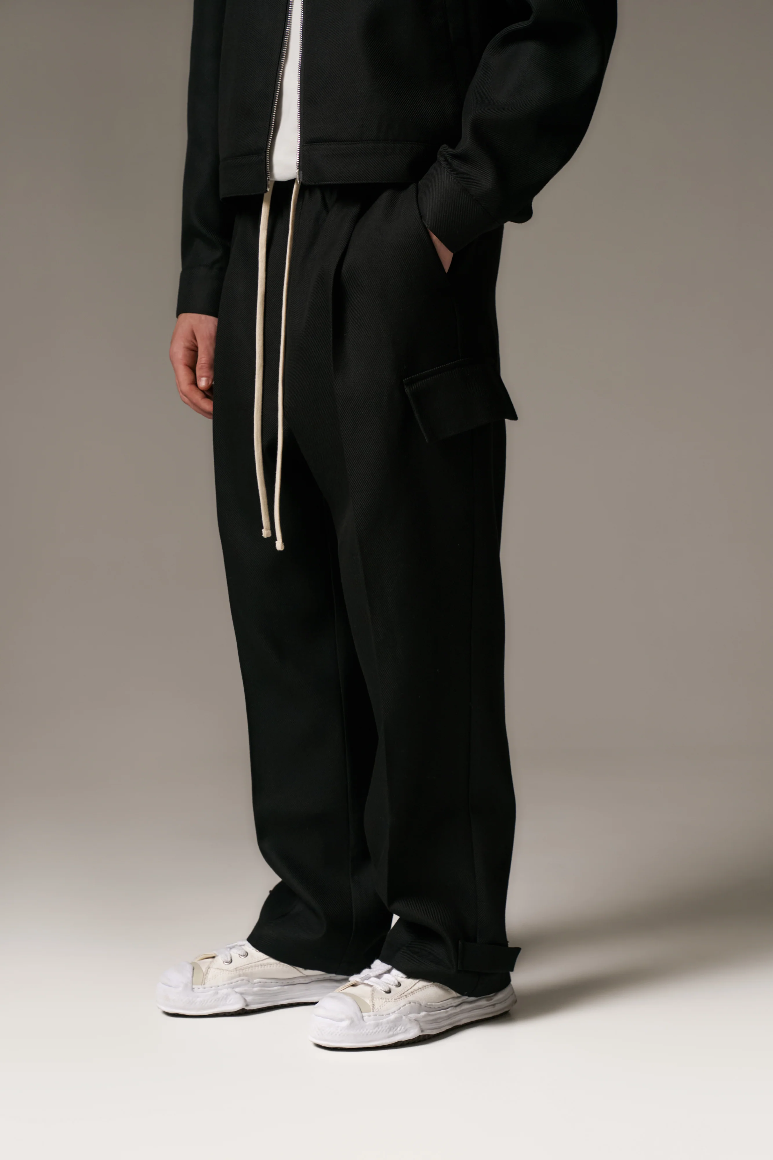 PLEATED WIDE LEG WOOL BLEND TROUSERS - BLACK