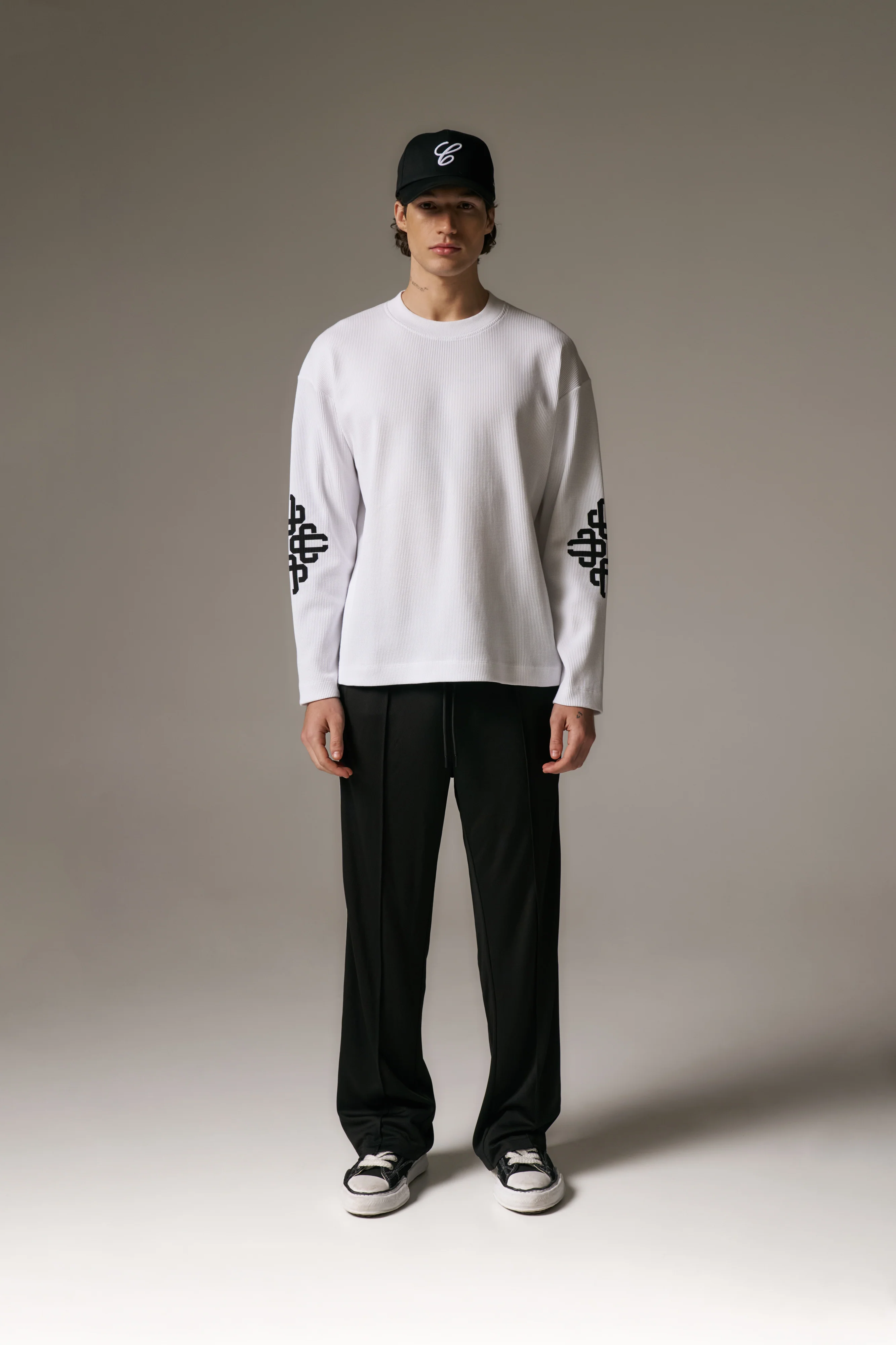 EMBLEM WAFFLE LONG SLEEVE T-SHIRT - WHITE