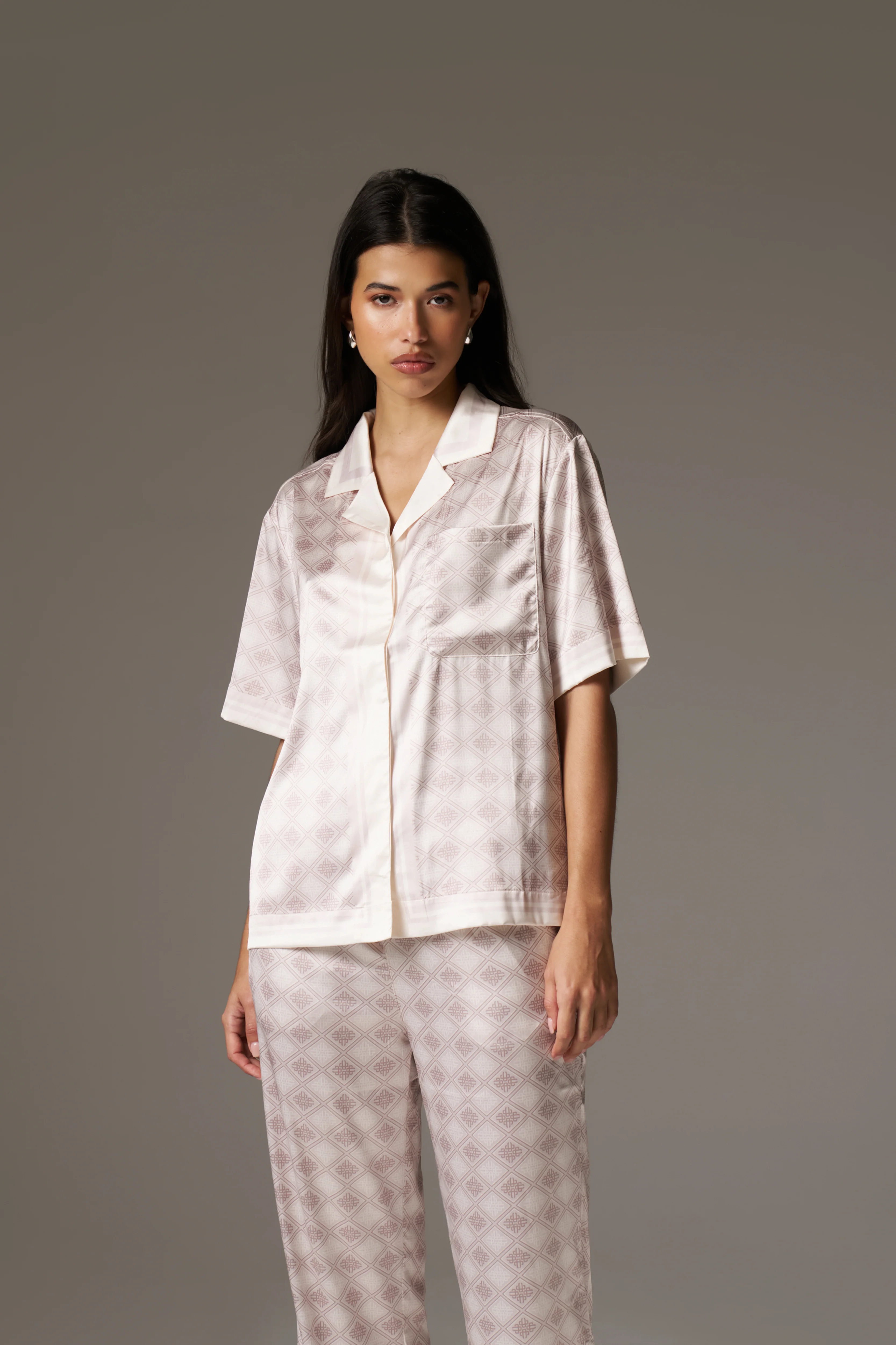 EMBLEM PRINT SHIRT - BEIGE