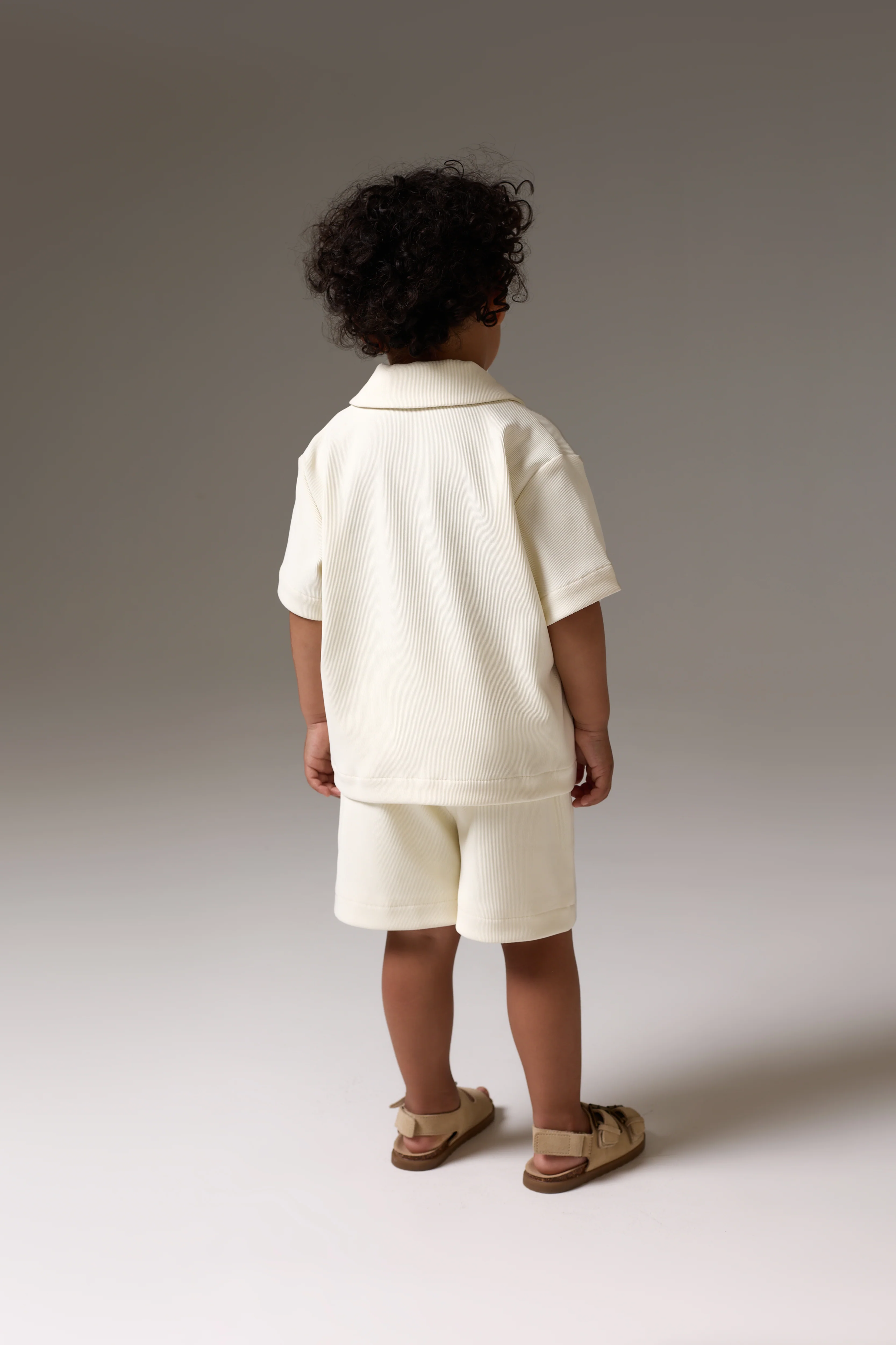 KIDS RIBBED SHORTS - STONE