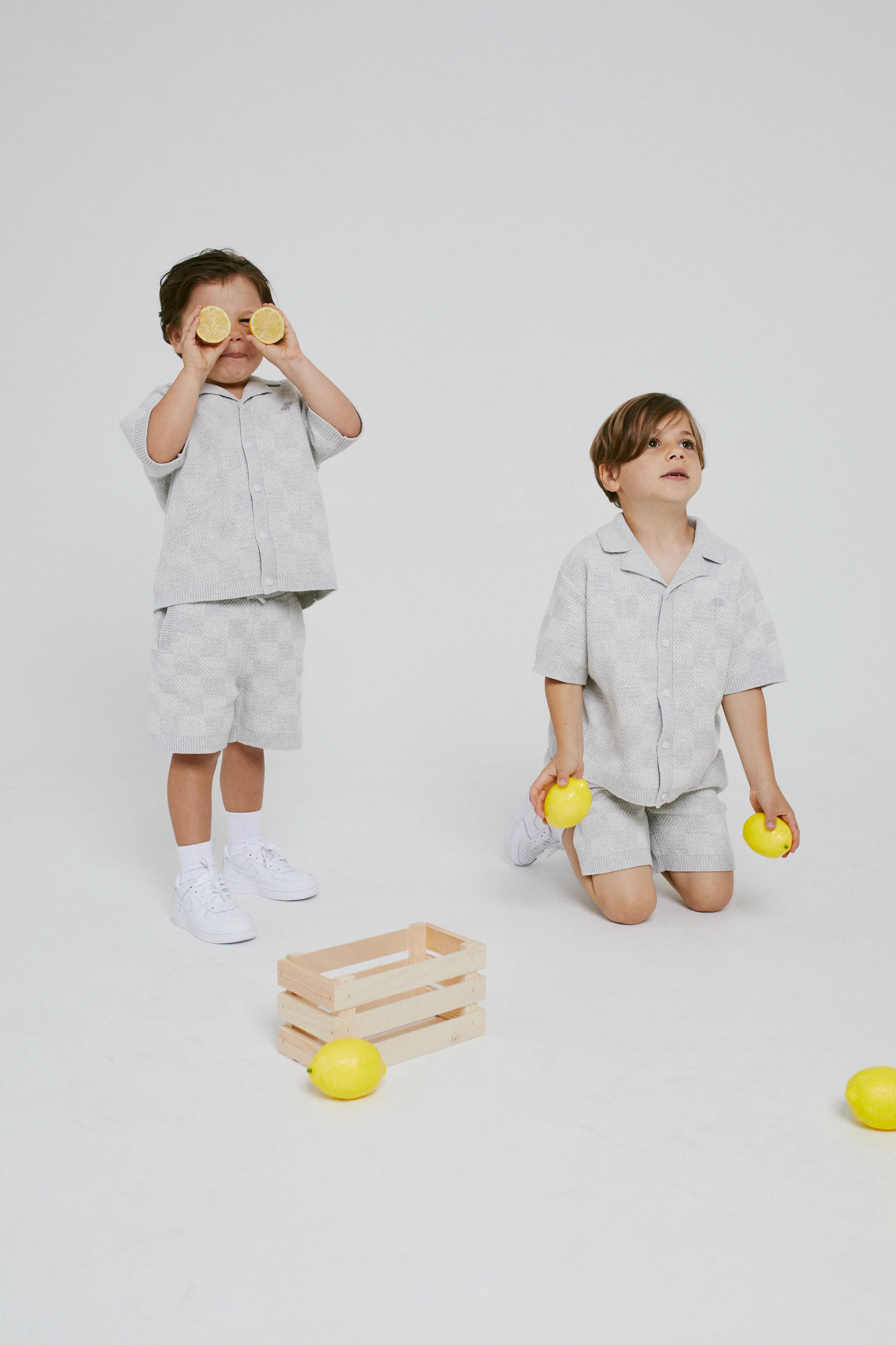 KIDS KNITTED CHECKERBOARD SHORTS - GREY