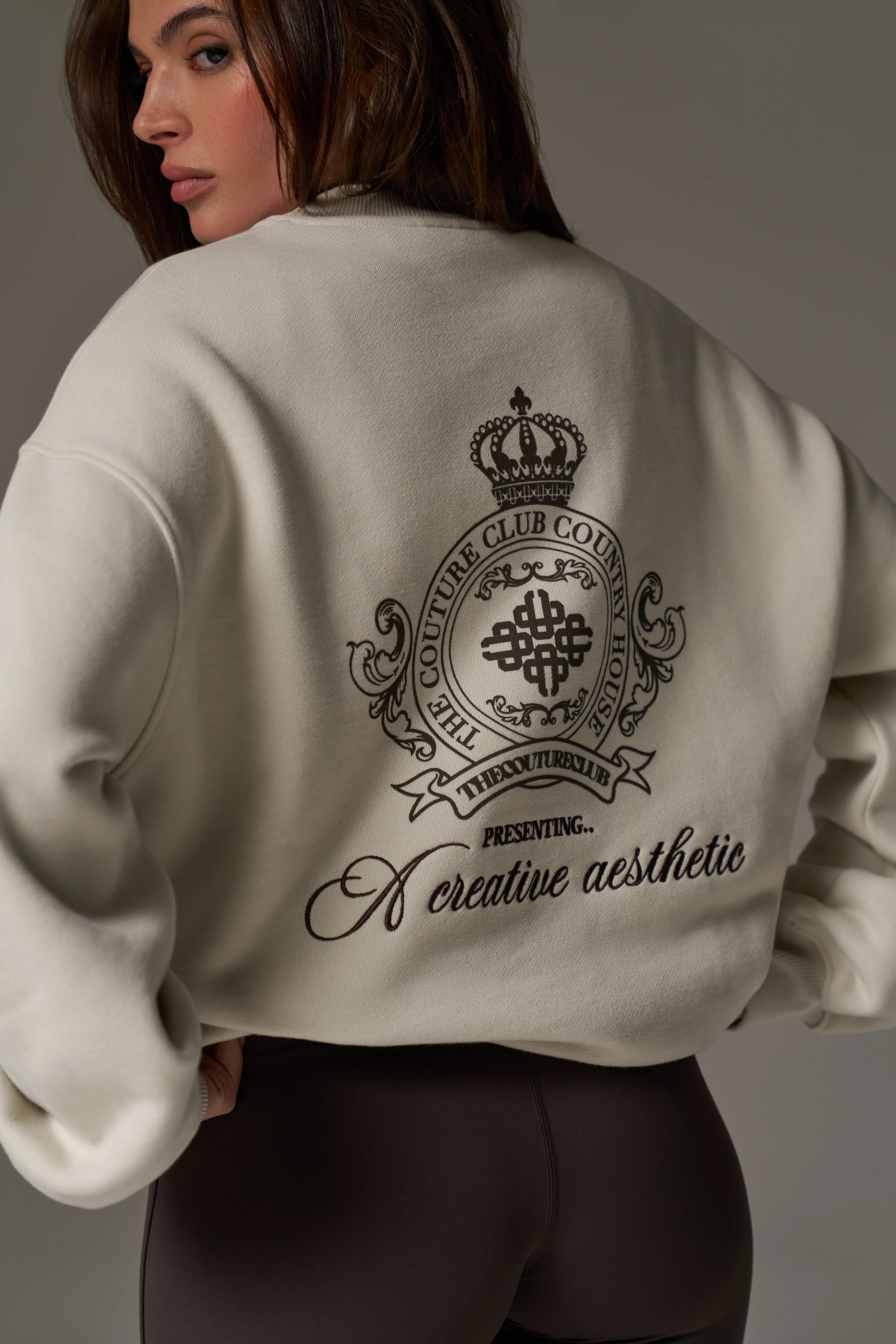 EMBROIDERED CREST OVERSIZED SWEATSHIRT - BONE