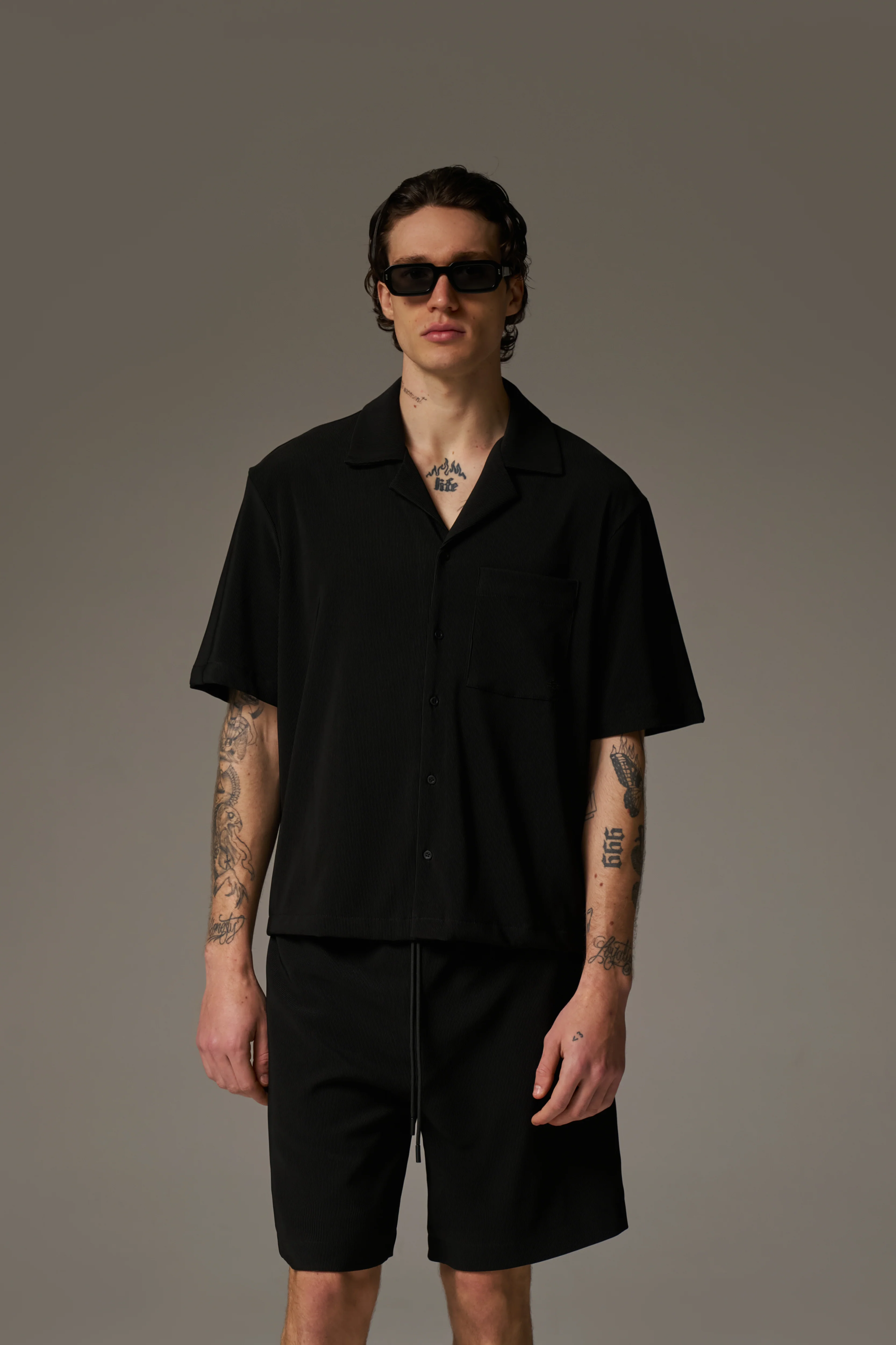 RIBBED SHORTS - BLACK