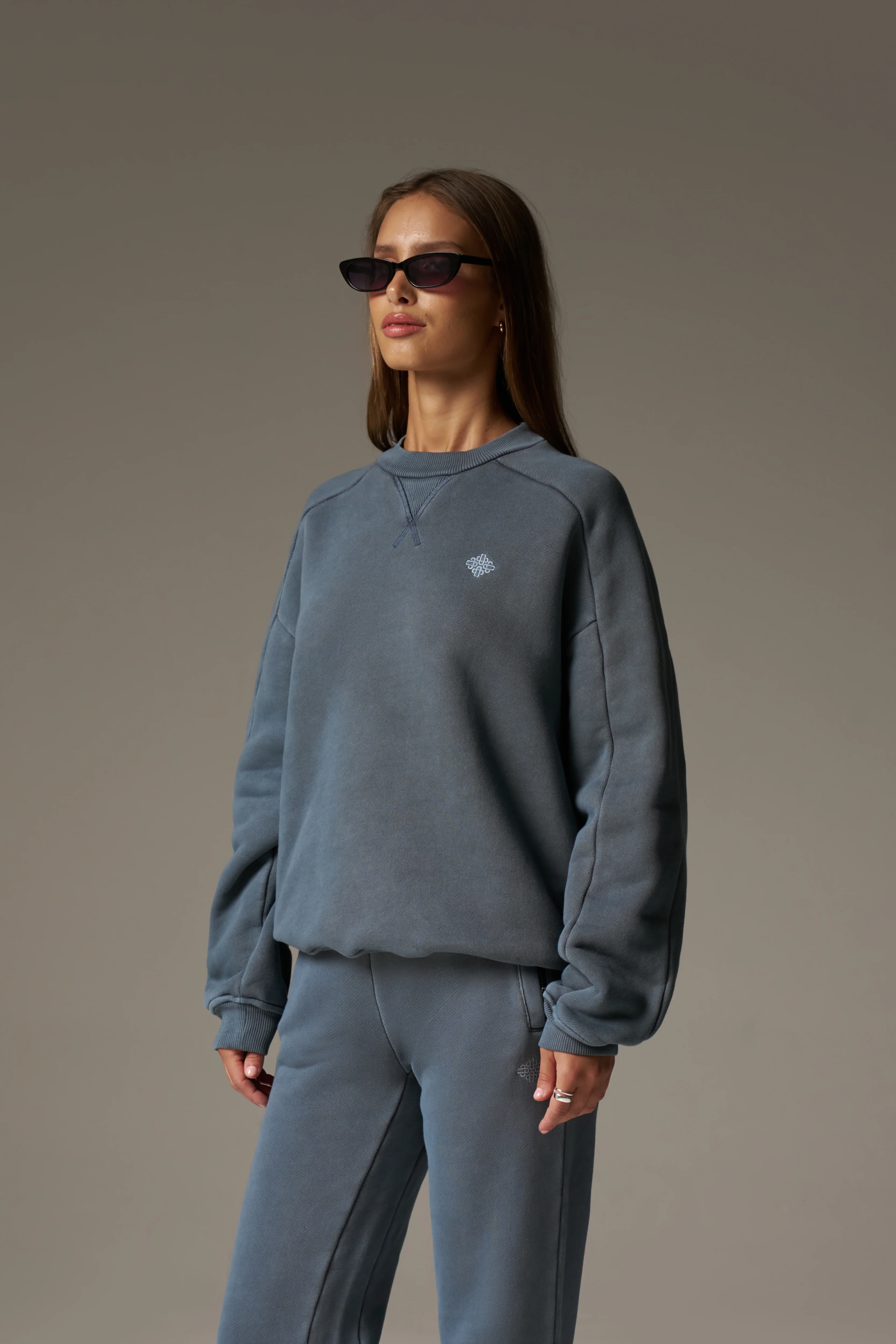 LAUNDERED CLASSICS SEAM DETAIL SWEATSHIRT - PETROL BLUE