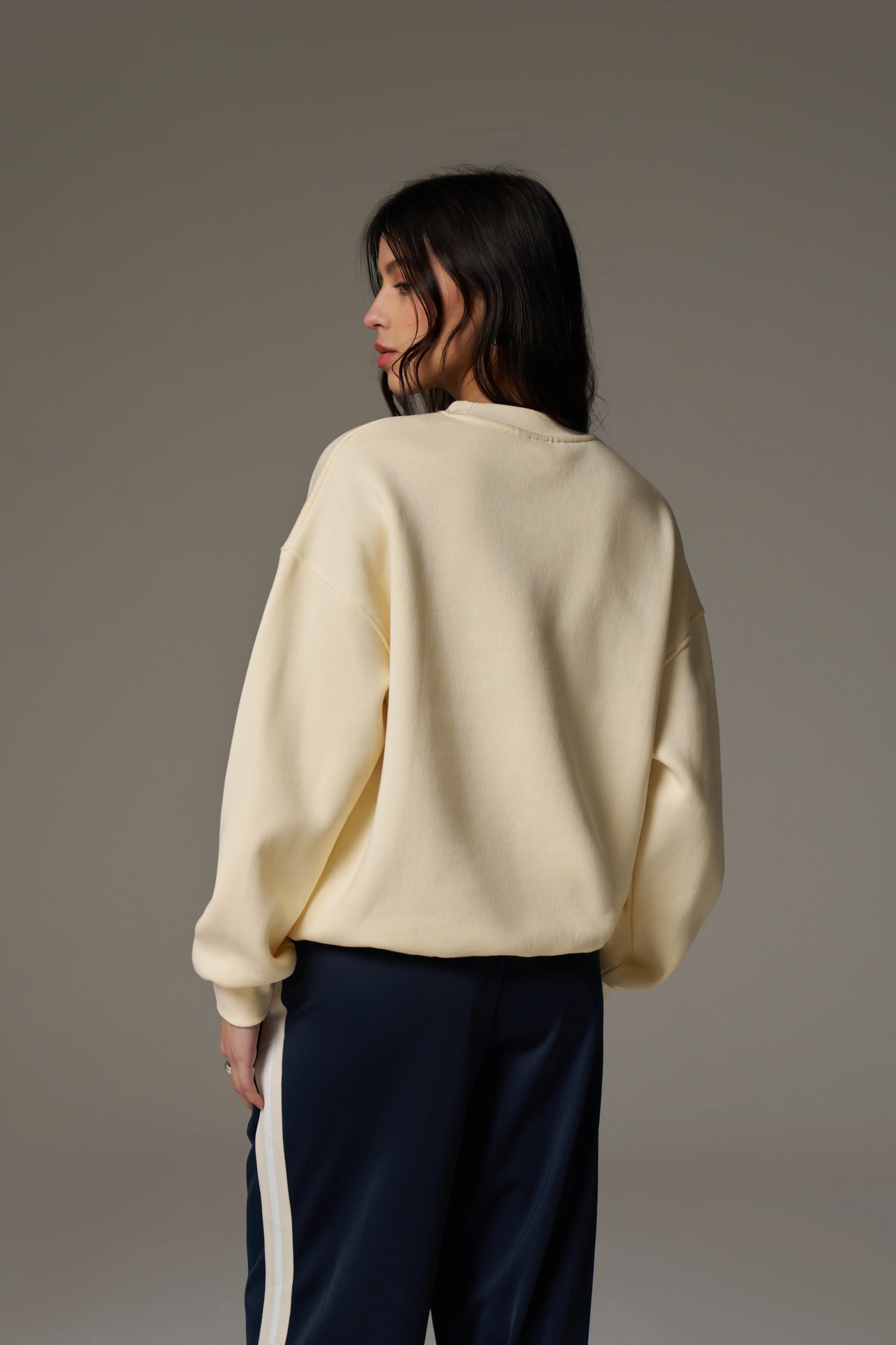 EMBLEM EMBROIDERED SWEATSHIRT - BUTTERMILK