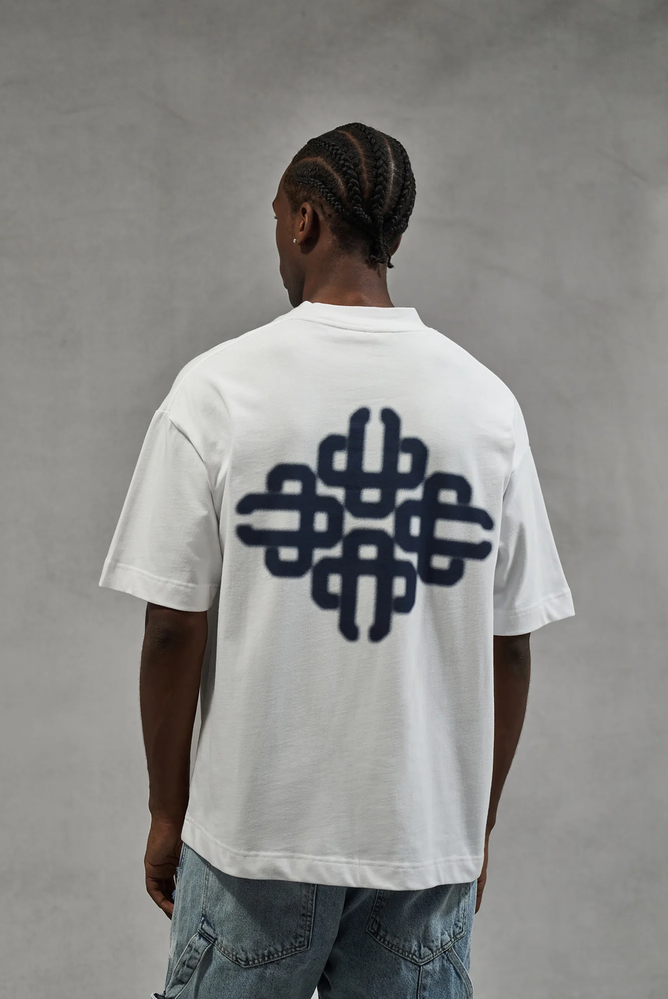 BLURRED GRAPHIC EMBLEM T-SHIRT - NAVY