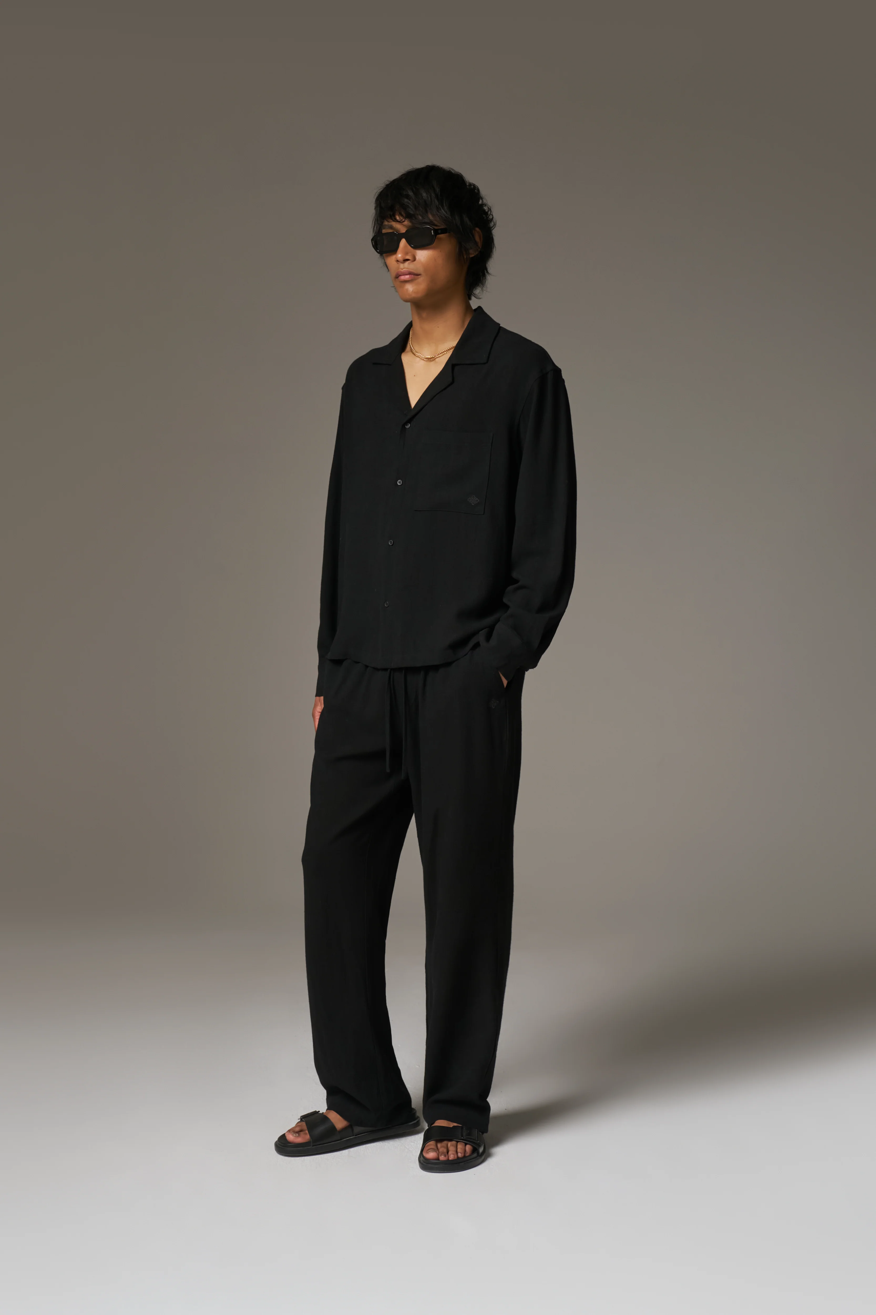 TEXTURED WOVEN SHIRT - BLACK