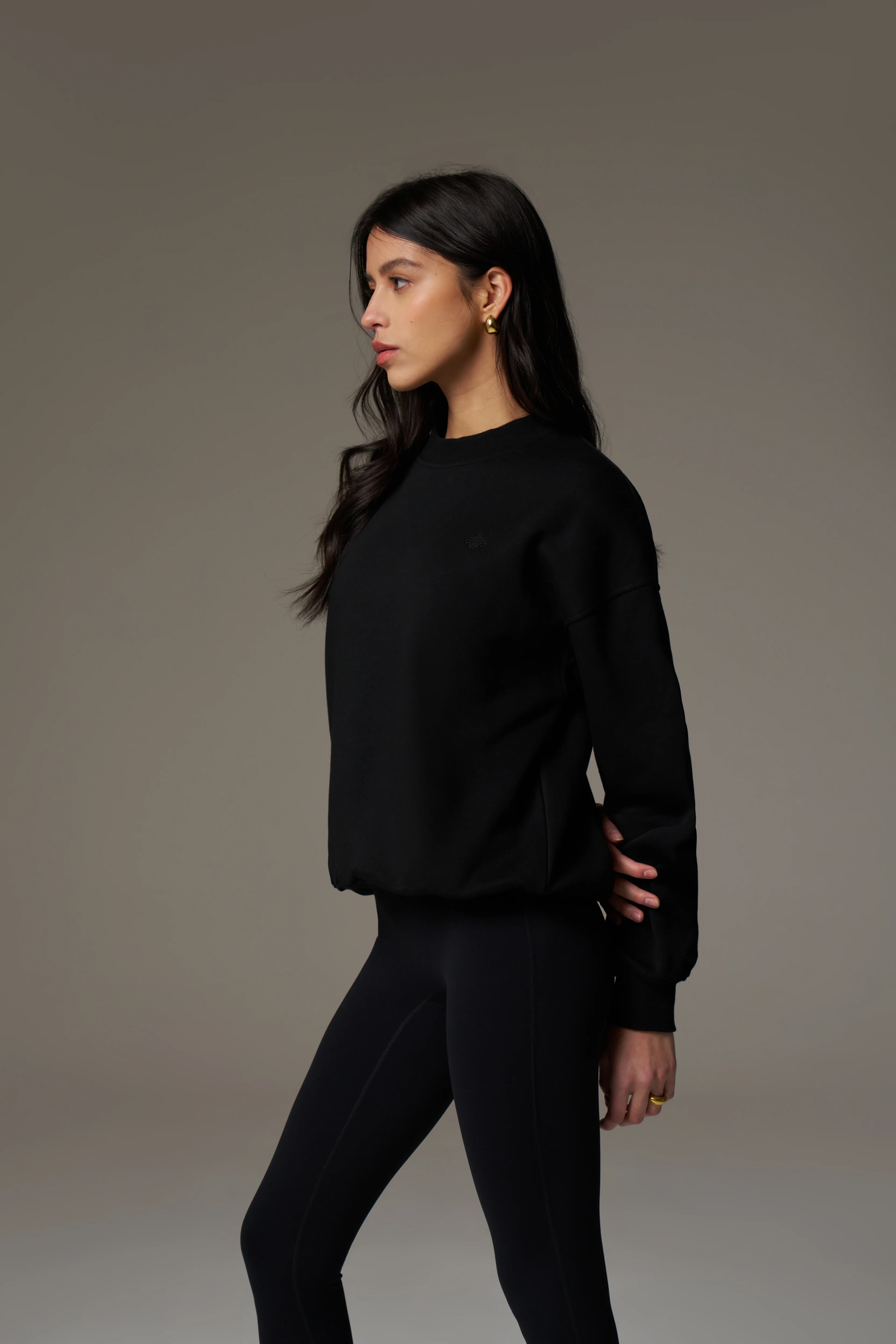 EMBLEM EMBROIDERED SWEATSHIRT - BLACK