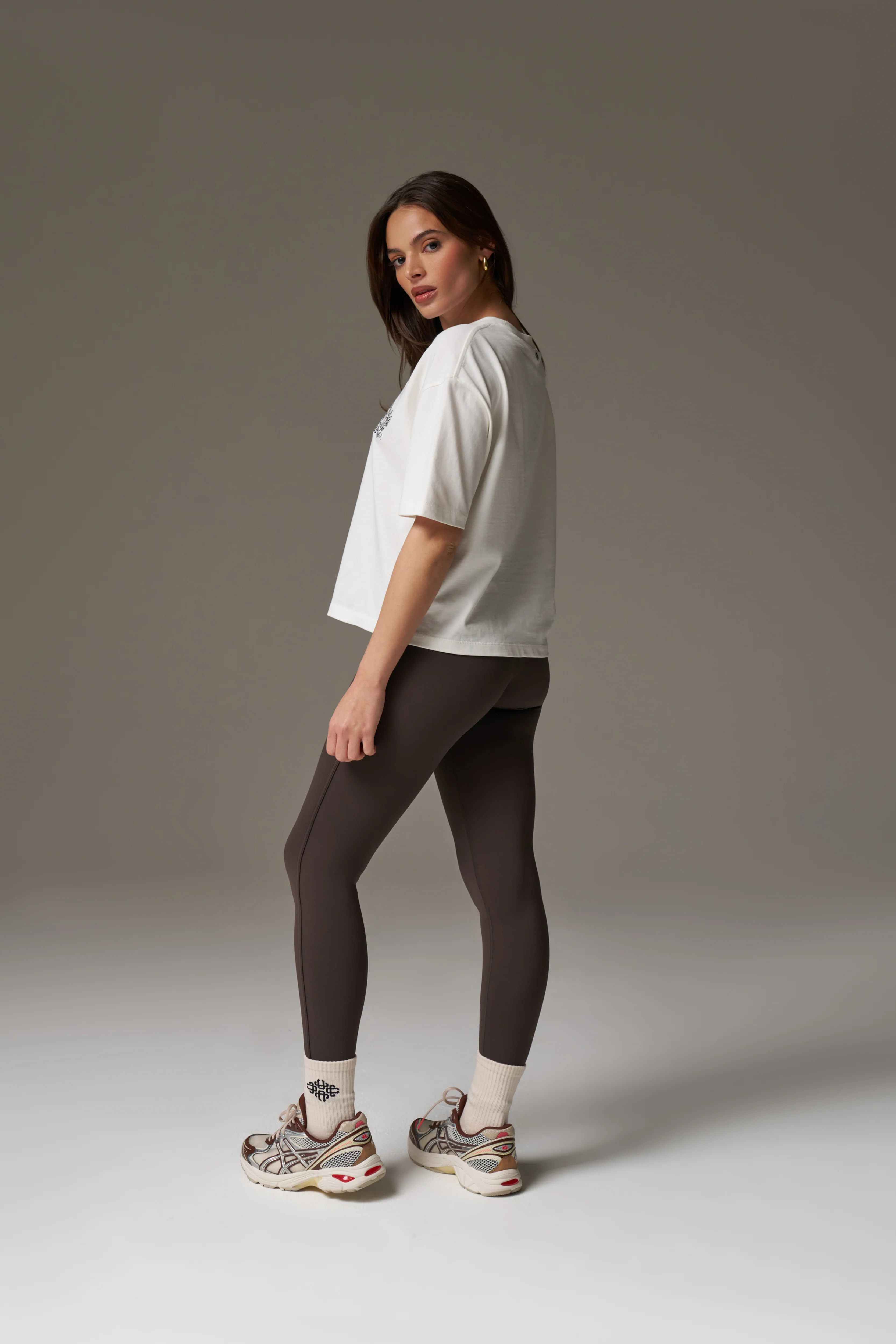 EMBROIDERED CREST T-SHIRT - OFF WHITE