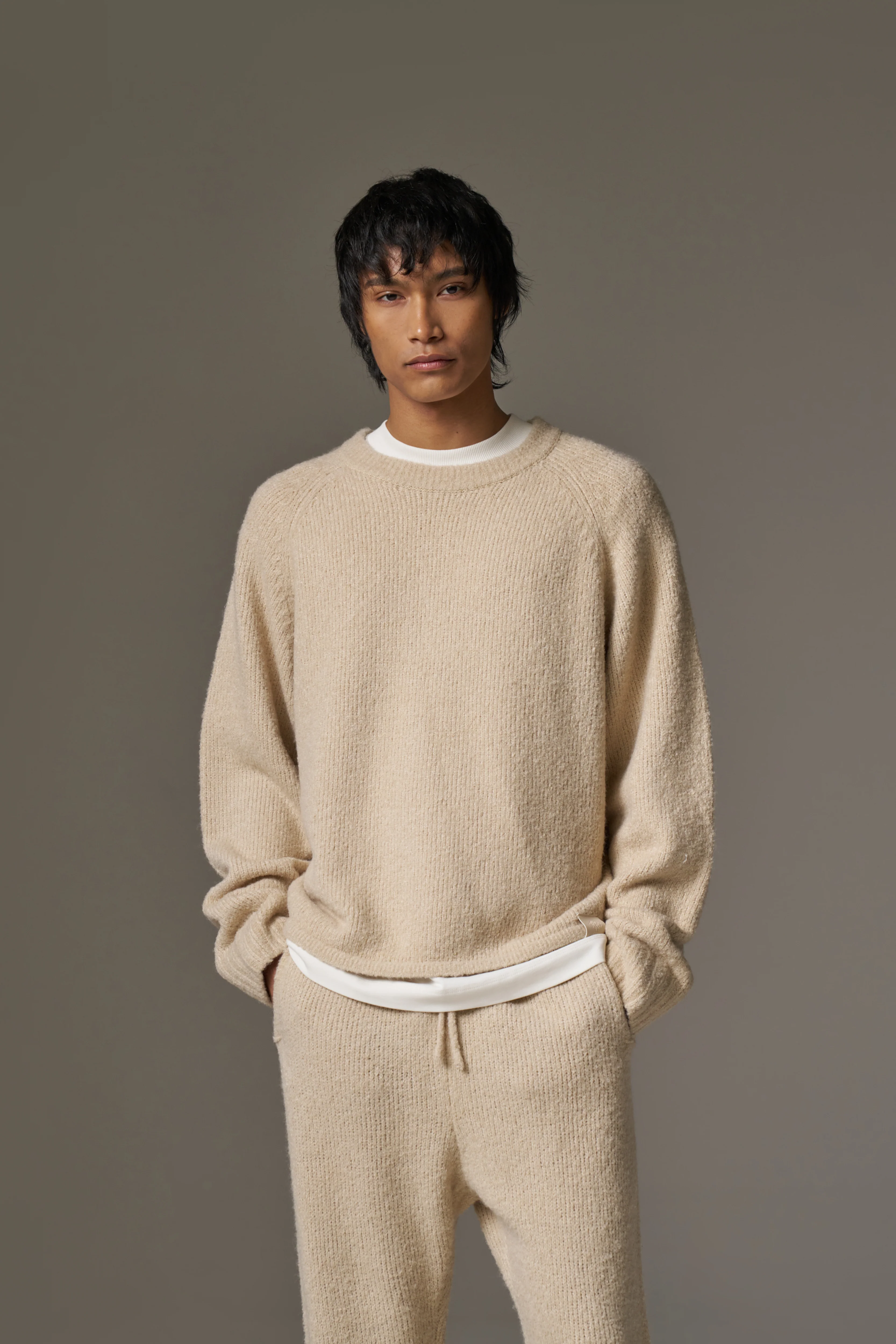 BOUCLE KNIT RAGLAN CREW - STONE