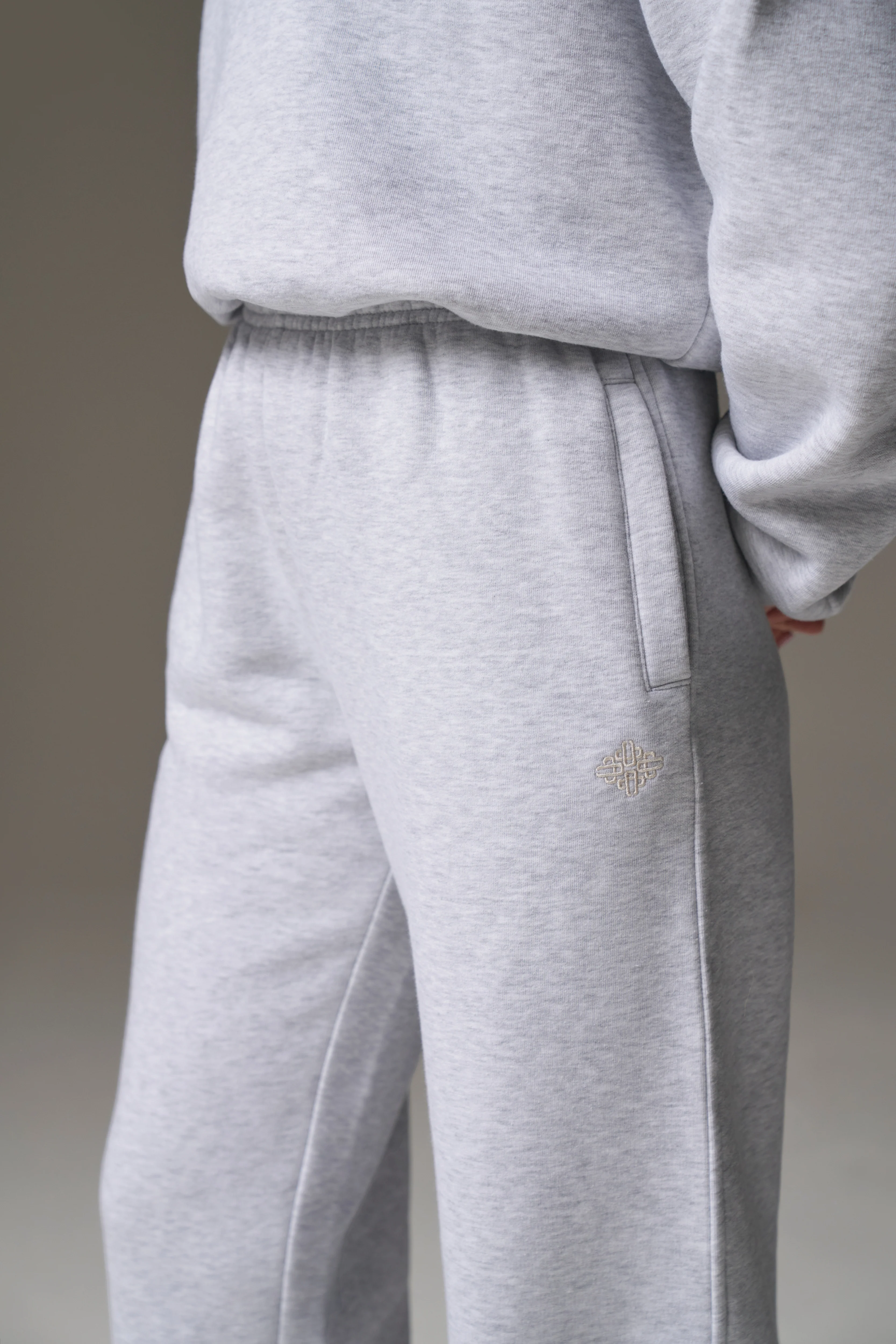 EMBROIDERED CREST RELAXED JOGGERS - GREY MARL