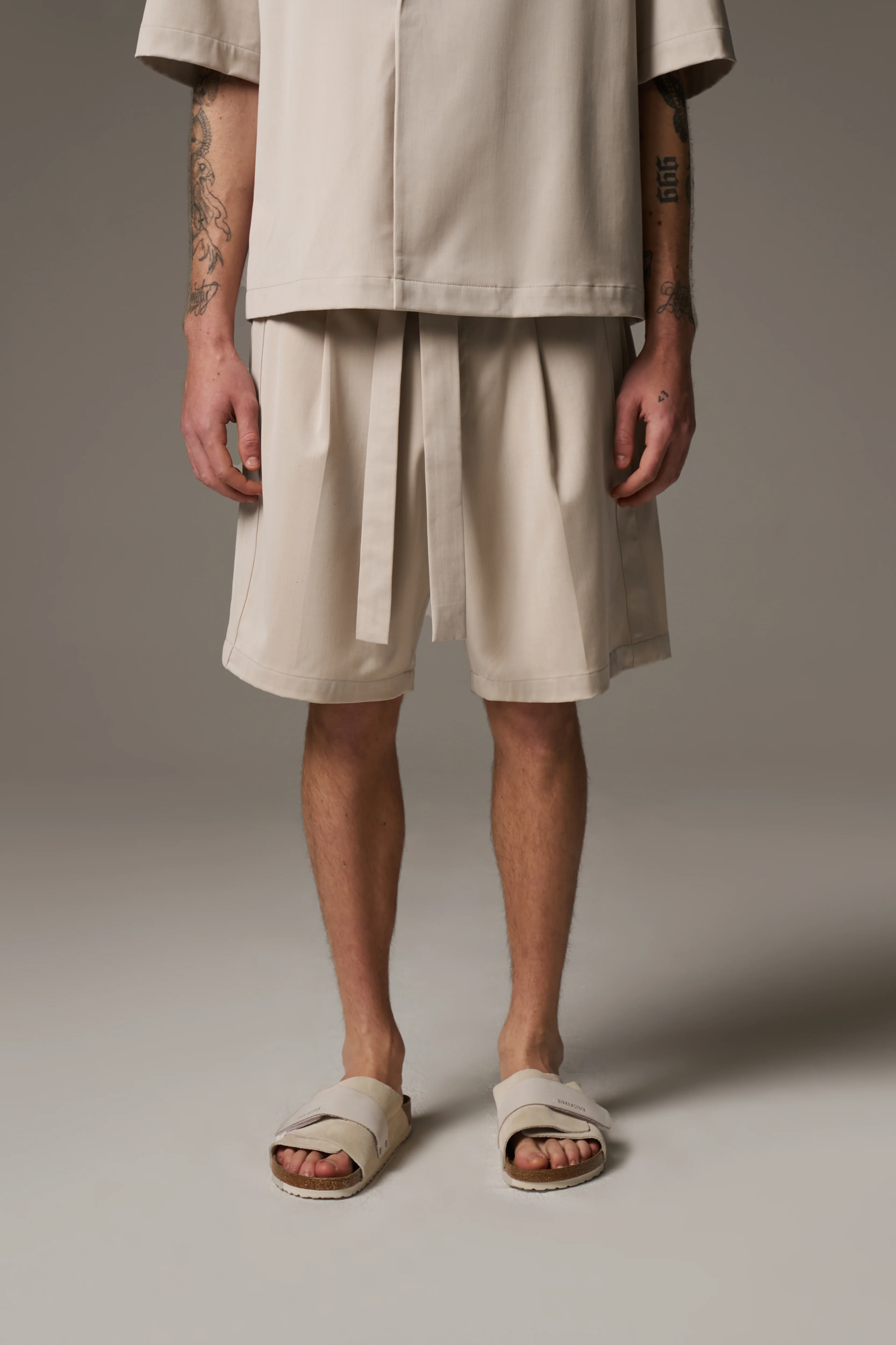 SMART WOVEN SHORTS - STONE