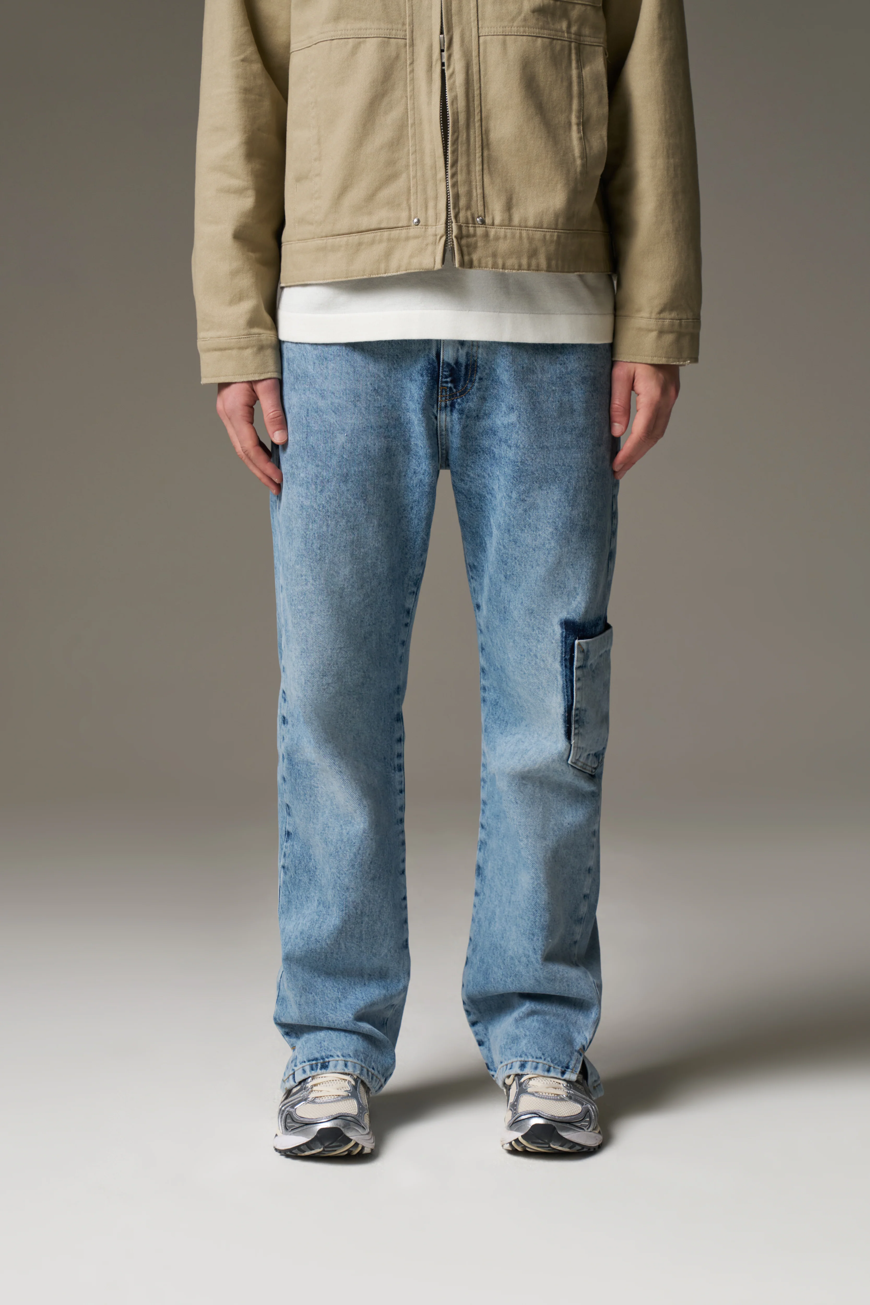 MULTI POCKET WASHED JEAN - BLUE WASH