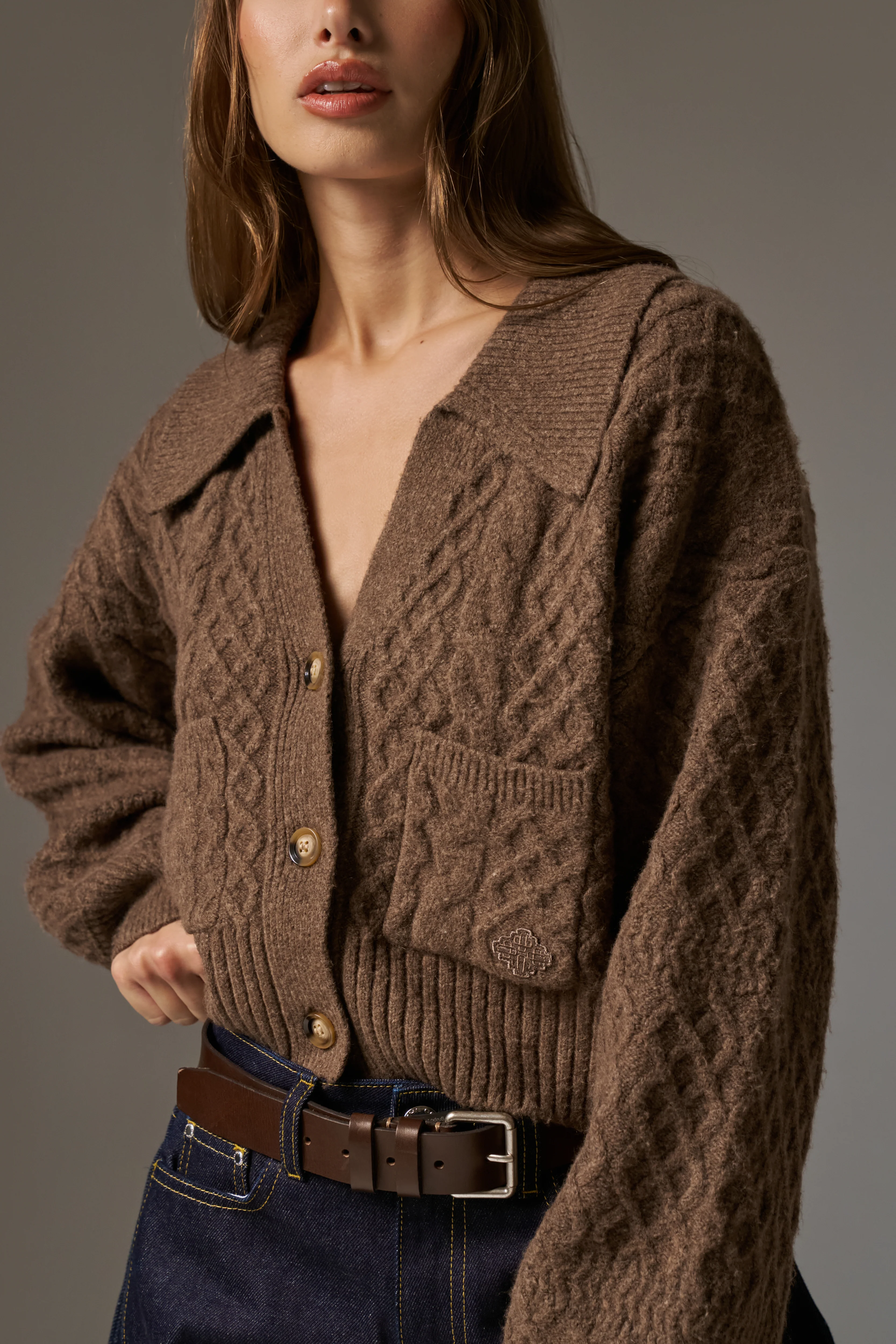 CABLE KNIT CARDIGAN - BROWN