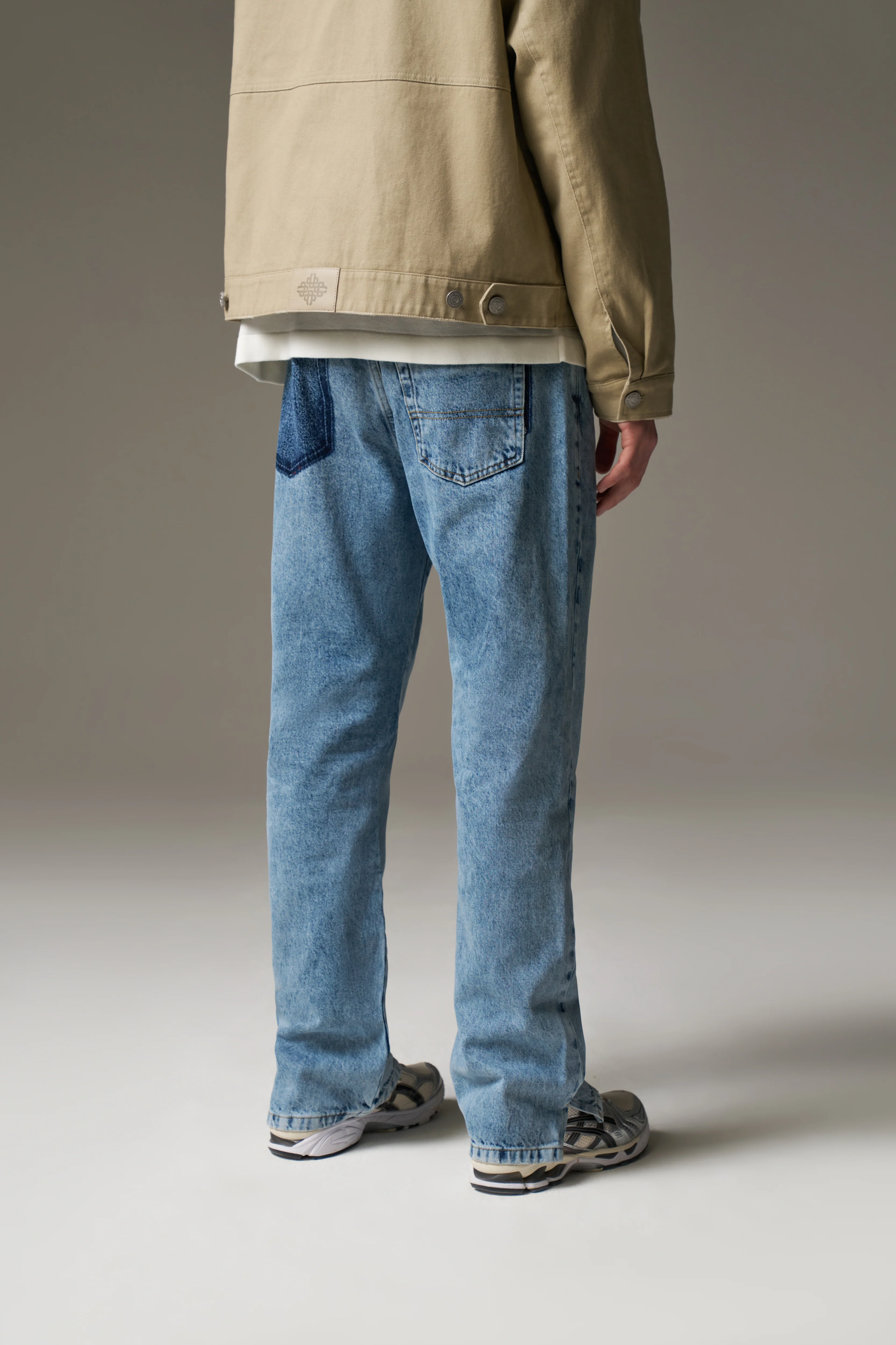 MULTI POCKET WASHED JEAN - BLUE WASH