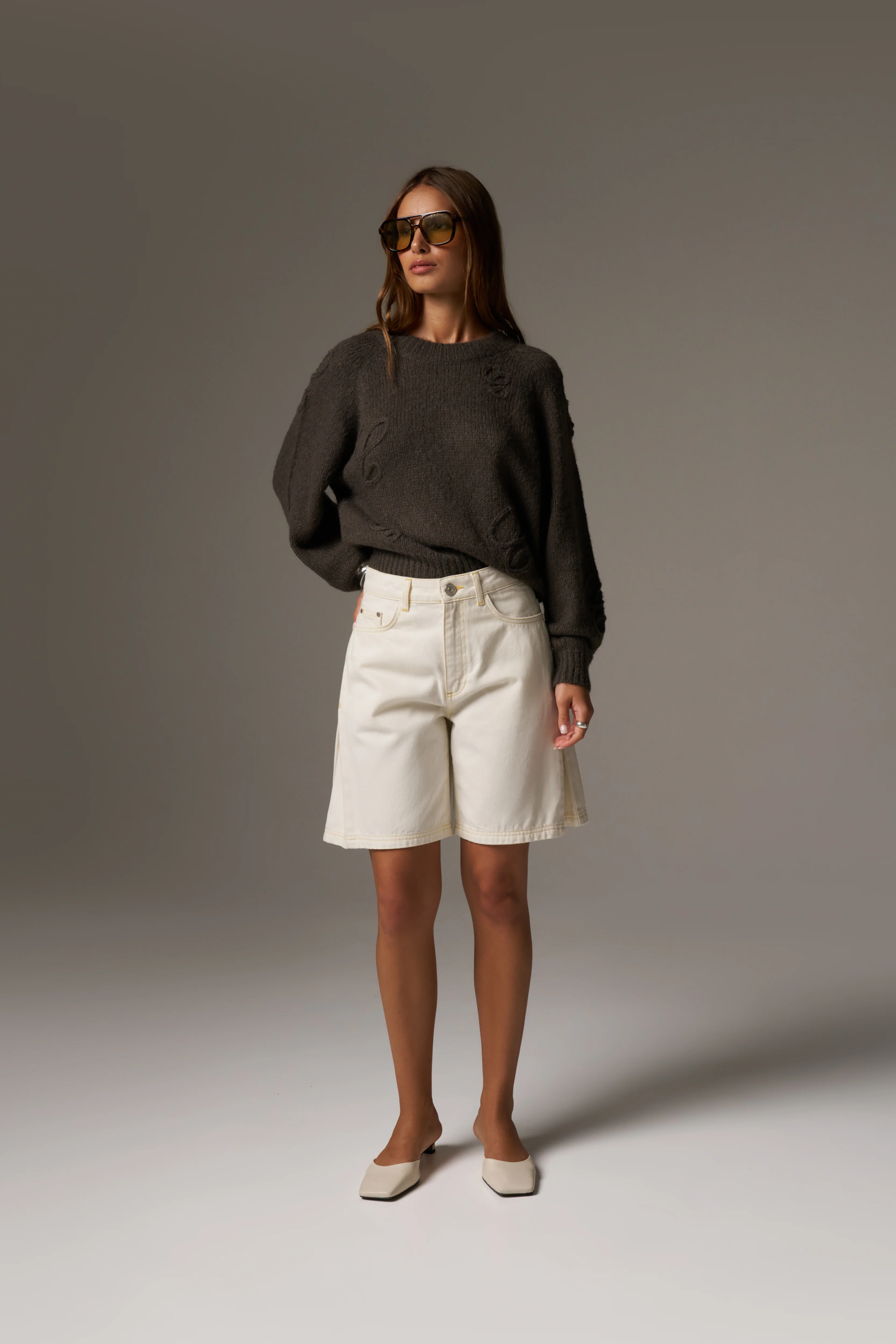 SCRIPT APPLIQUE OVERSIZED JUMPER - COCOA