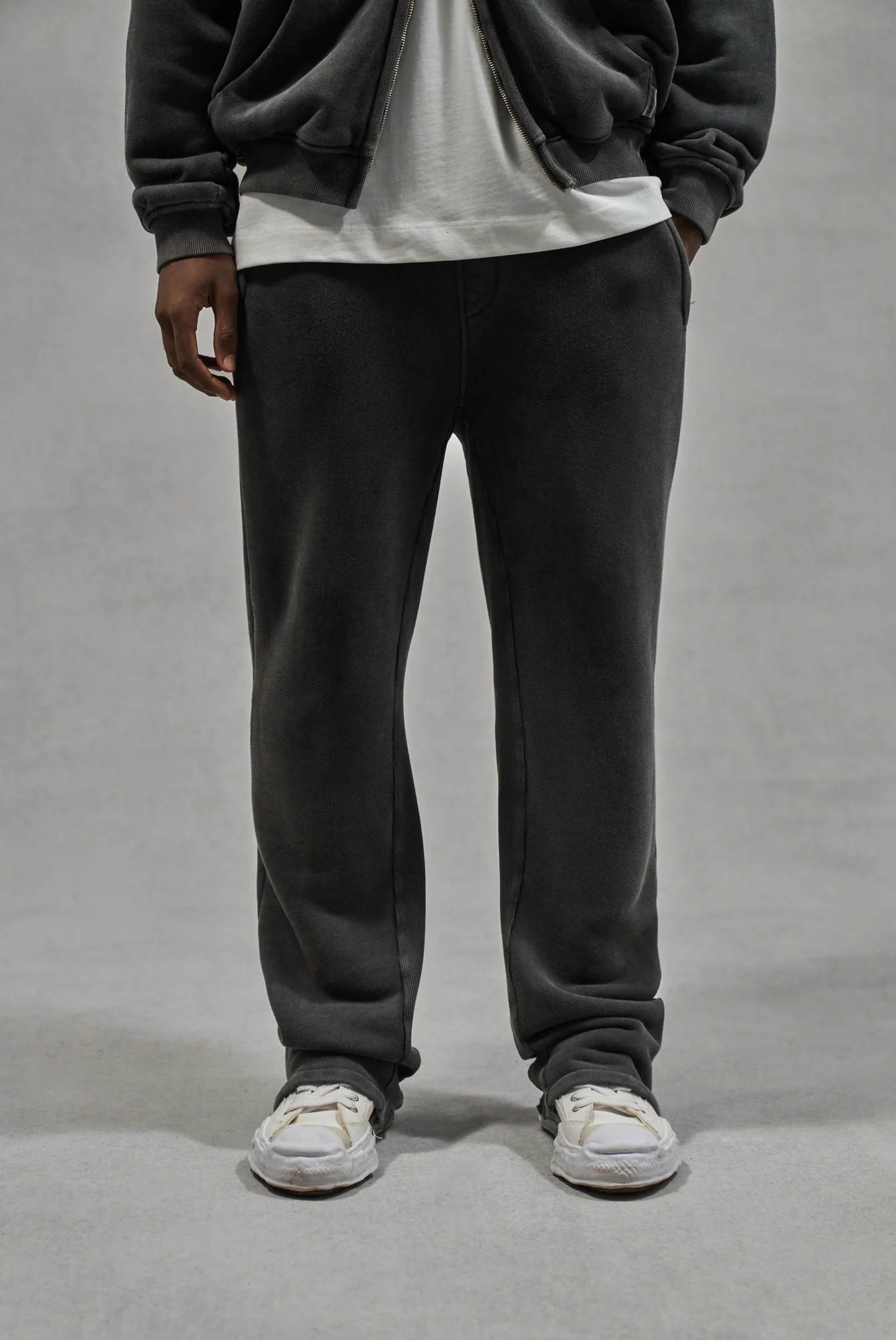 LAUNDERED CLASSICS JOGGERS - CHARCOAL