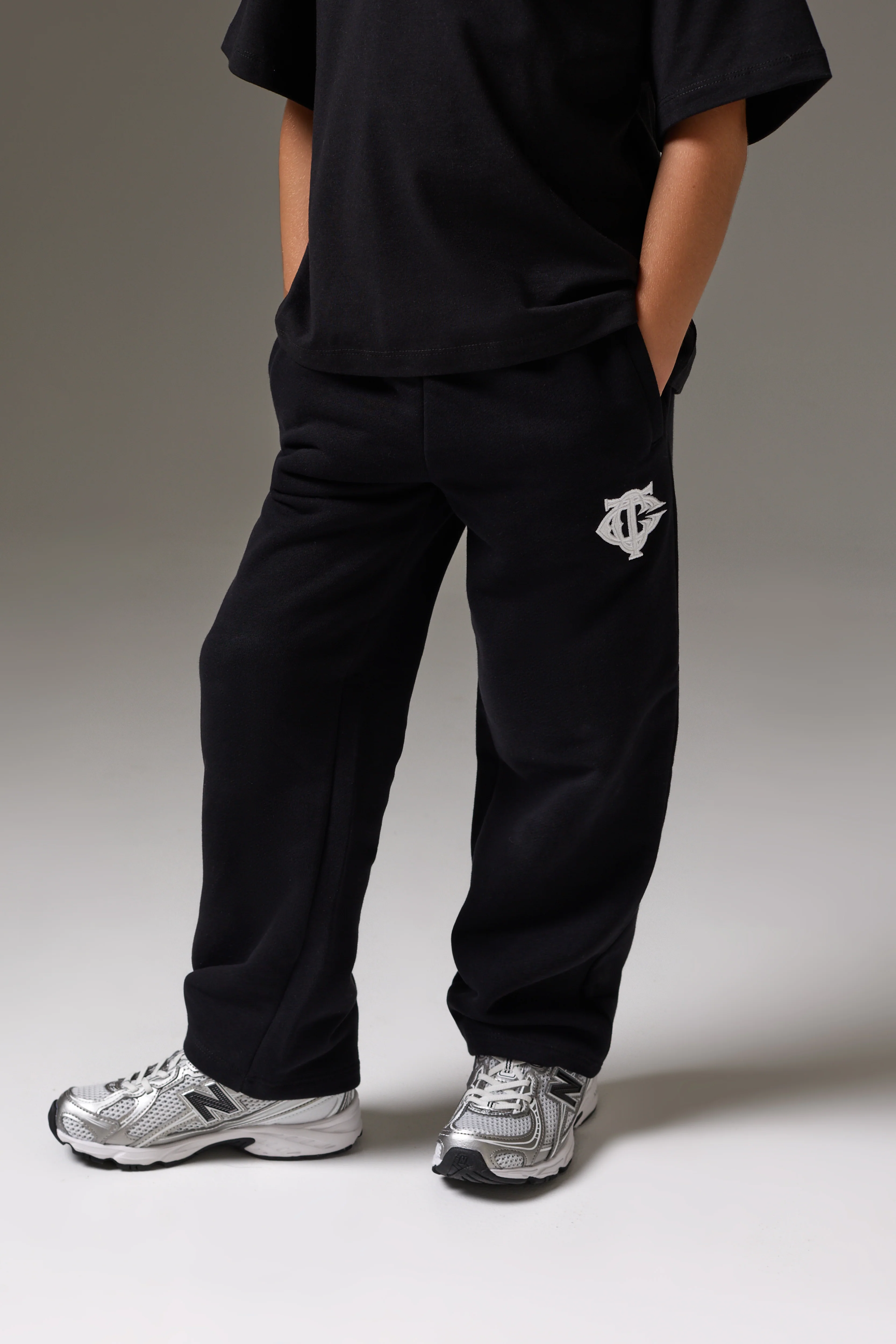 JUNIOR MONOGRAM EMBLEM APPLIQUE JOGGERS - BLACK